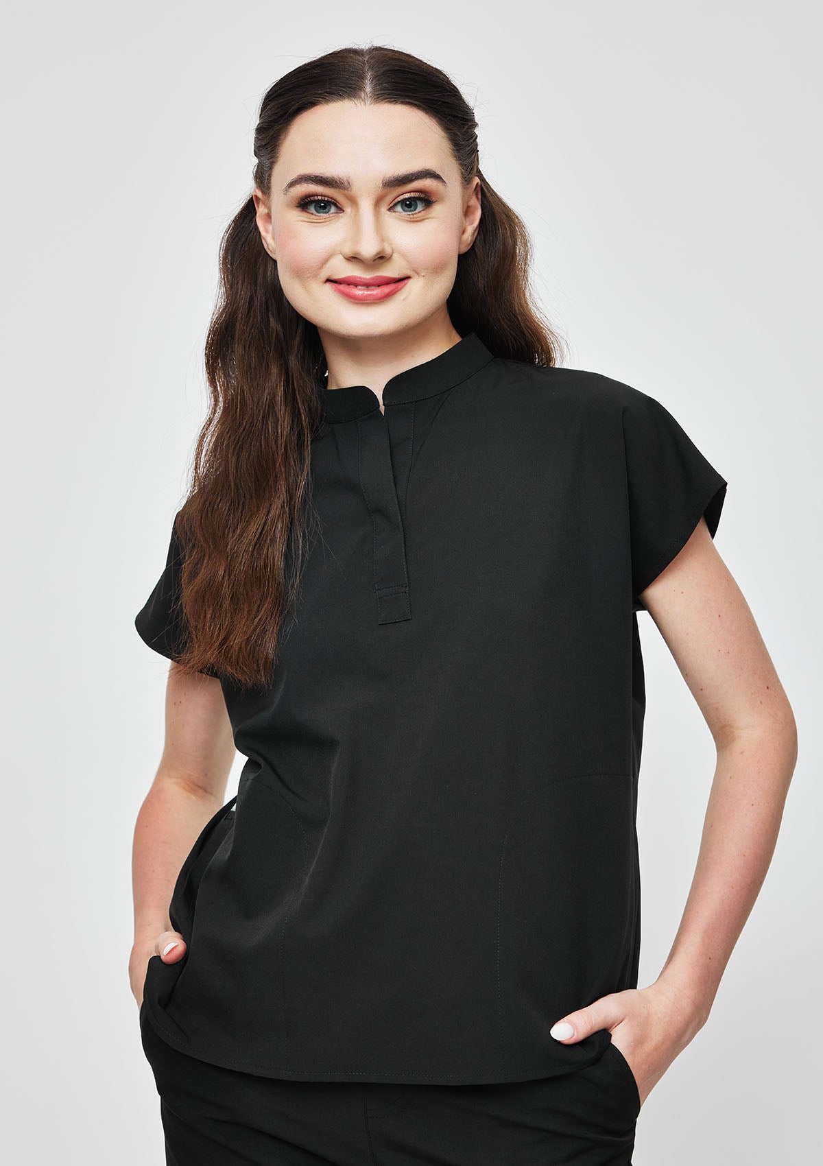 Mandarin MoveTech® Scrub Top - Women / So Black