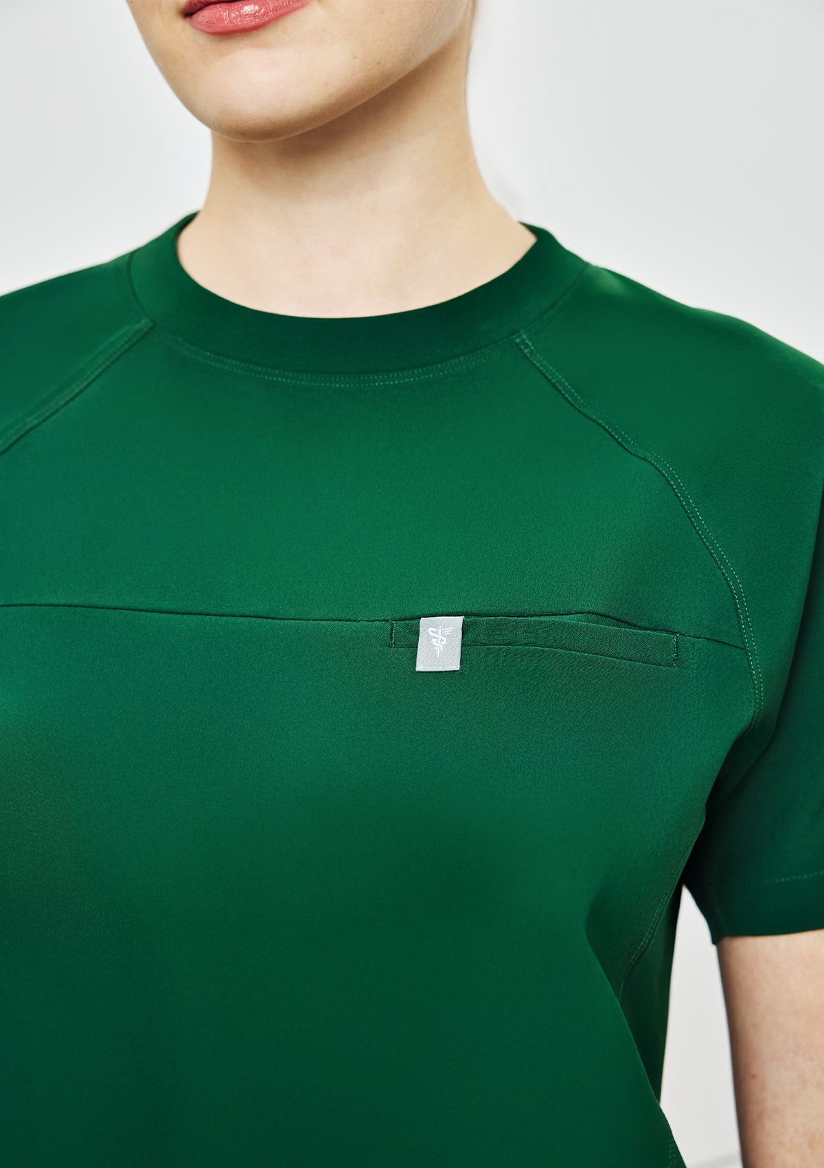 Round Neck MoveTech® Scrub Top Core+ - Women / Evergreen