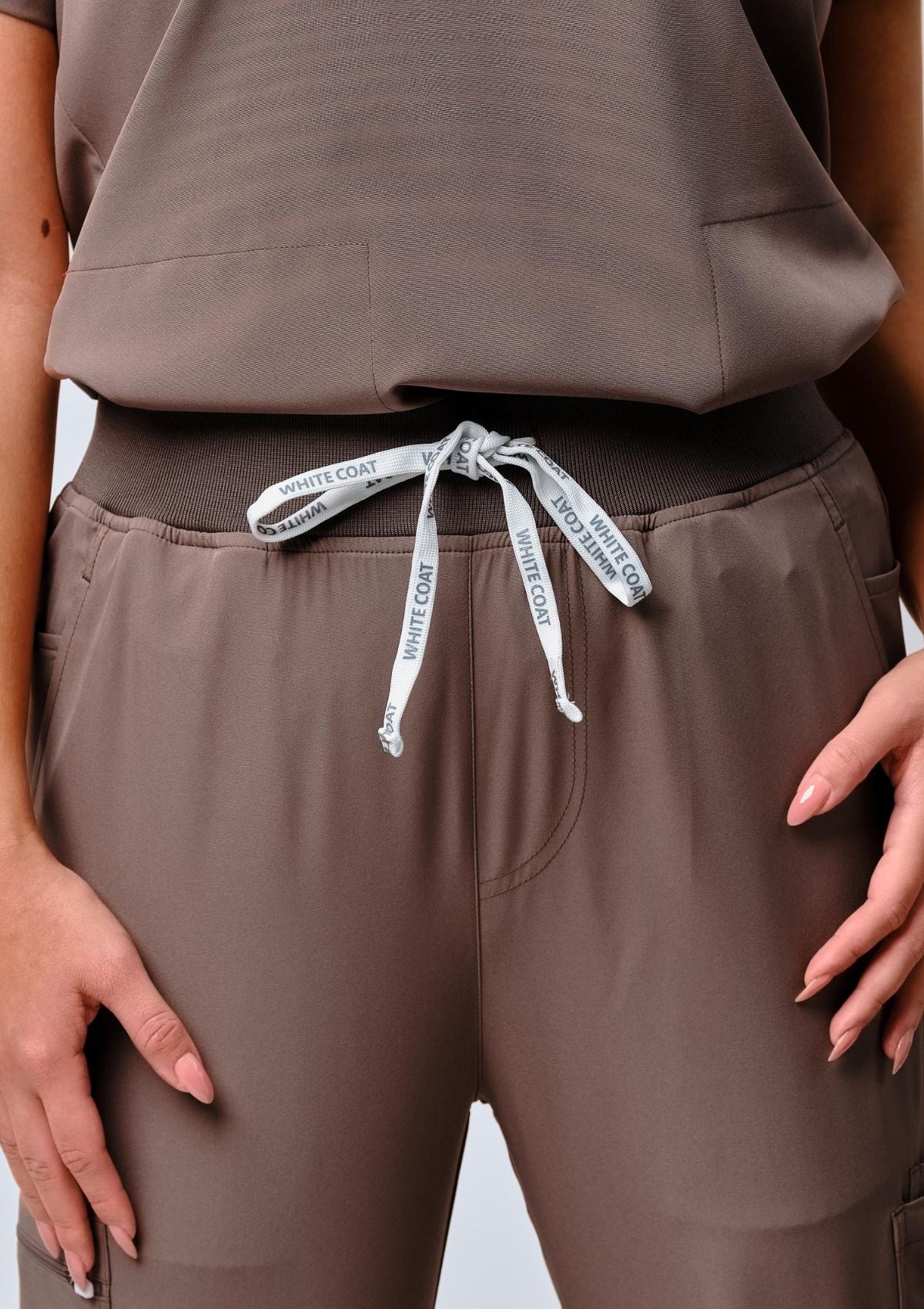 Jogger MoveTech® Scrub Pants - Women / Taupe