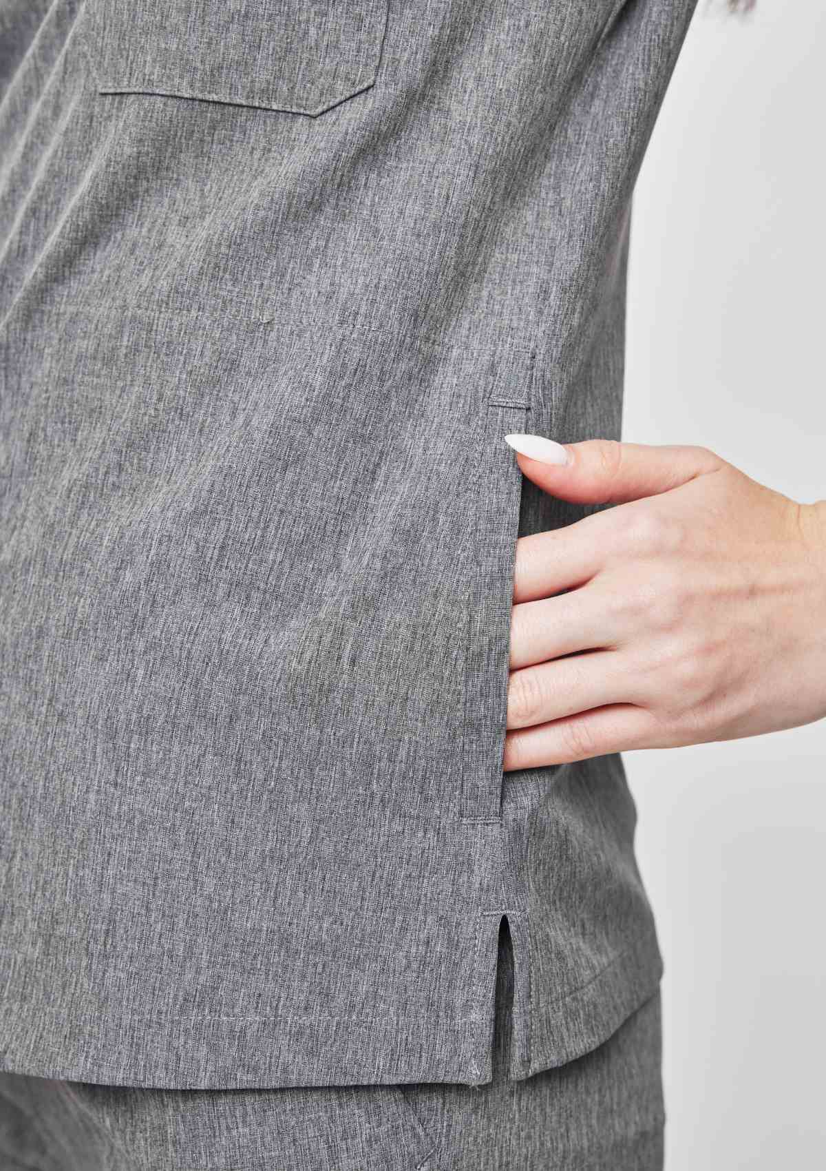 4-Pocket MoveTech® Matrix Scrub Top - Women / Carbon