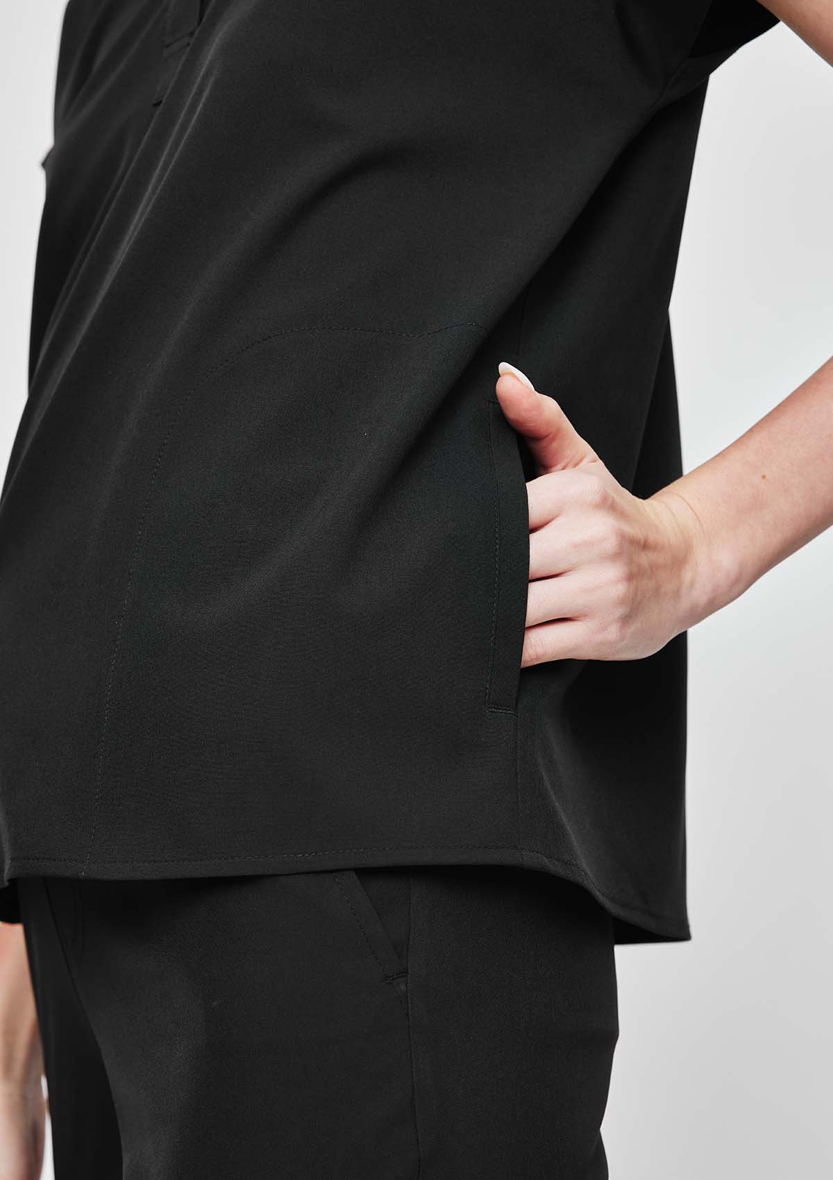 Mandarin MoveTech® Scrub Top - Women / So Black