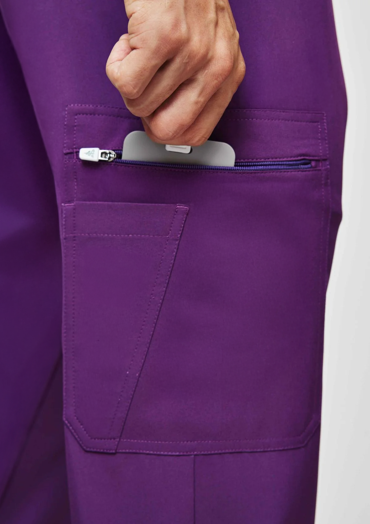 Jogger MoveTech® Scrub Pants - Men / Plum