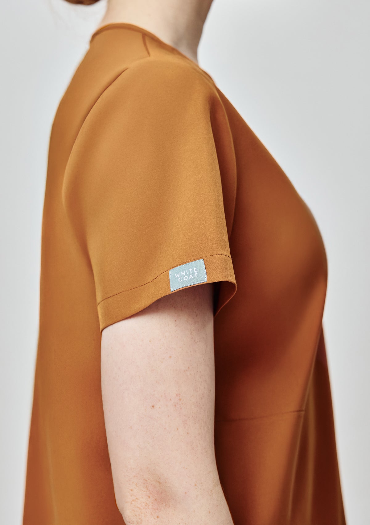 4-Pocket MoveTech® Scrub Top - Women / Caramel