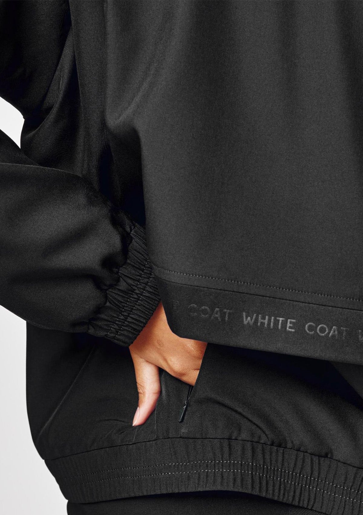 Scrub Jacket Women / So Black