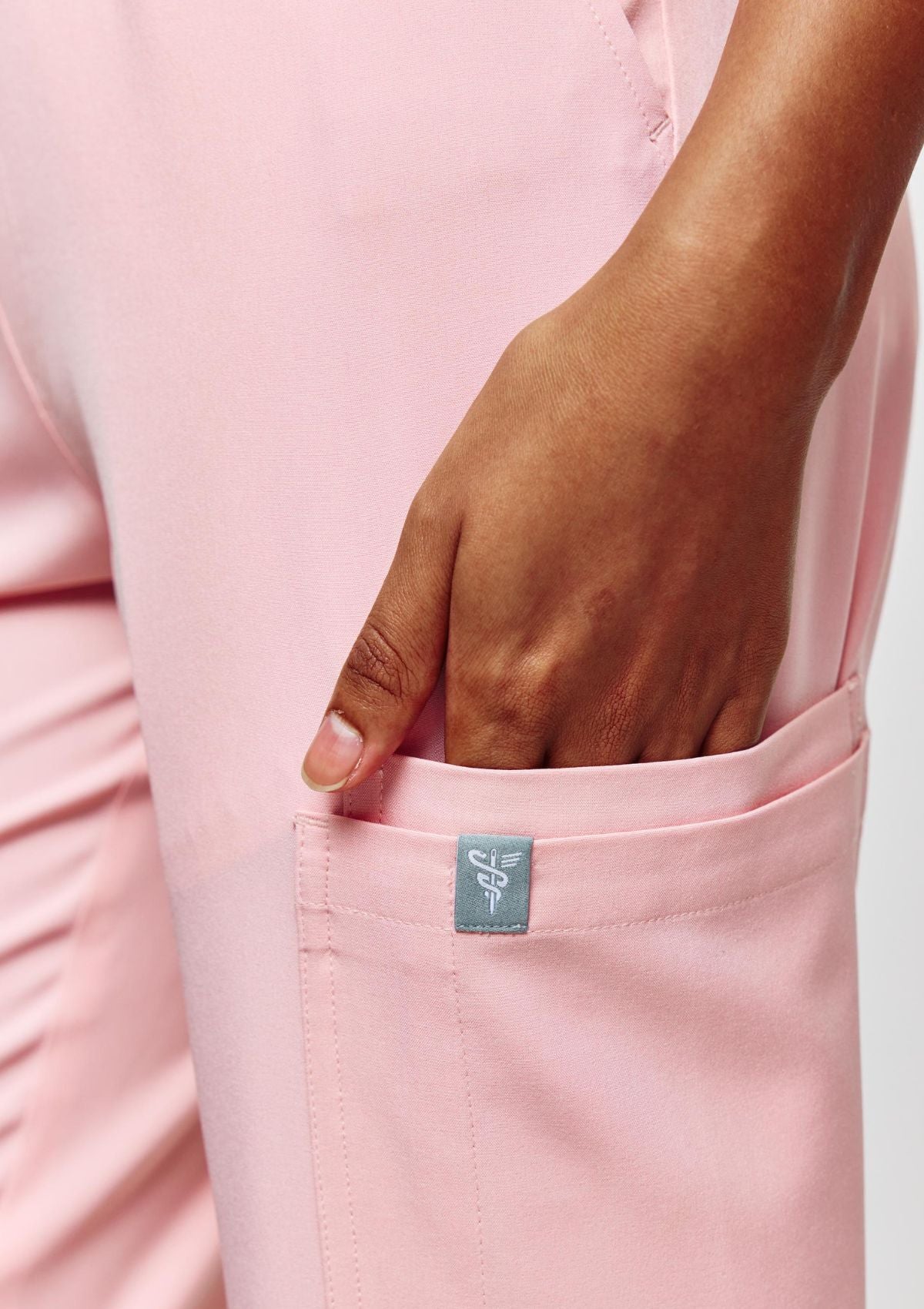 Jogger MoveTech® Scrub Pants - Women / Taffy