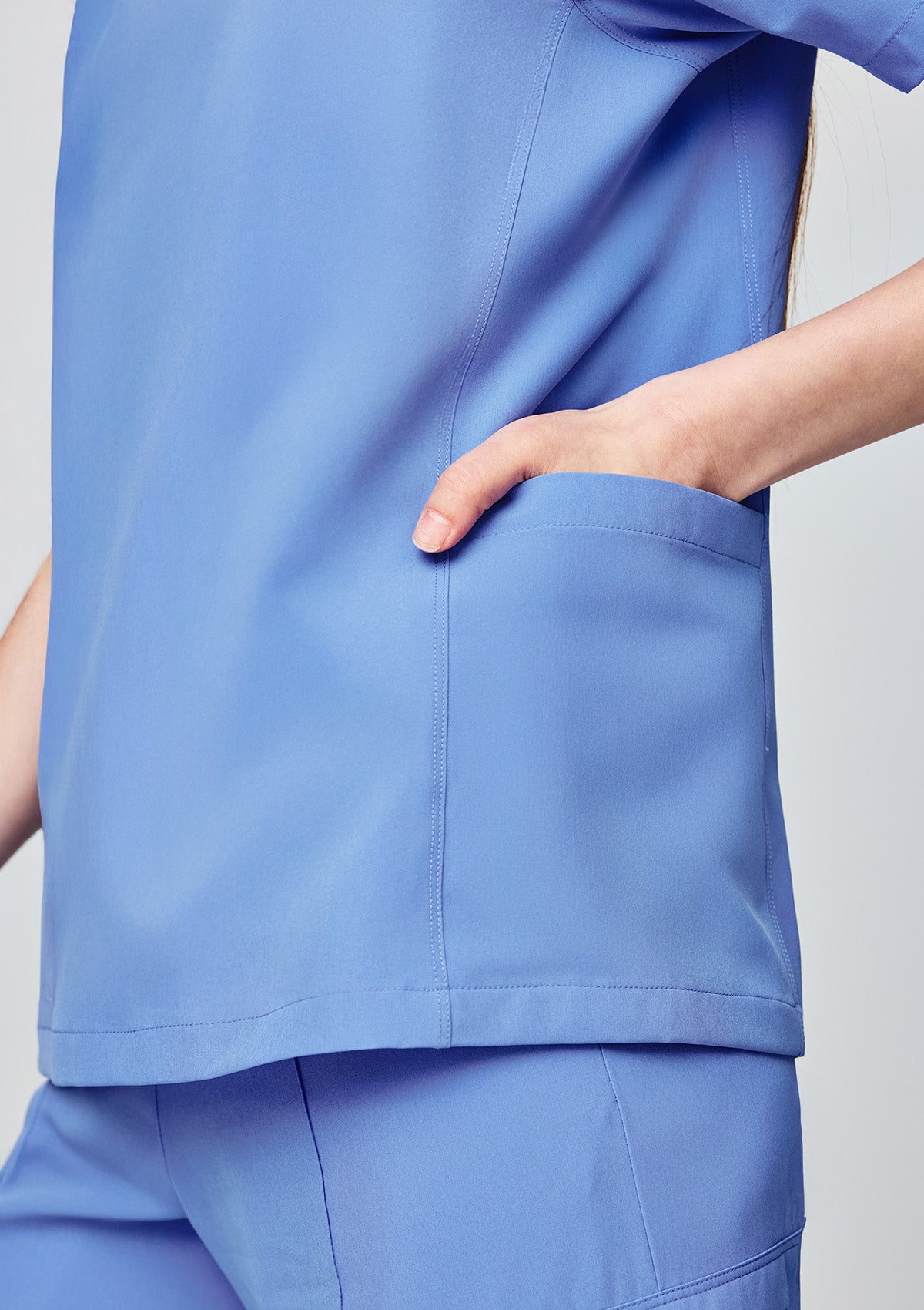 Round Neck MoveTech® Scrub Top Core+ - Women / Cool Ceil