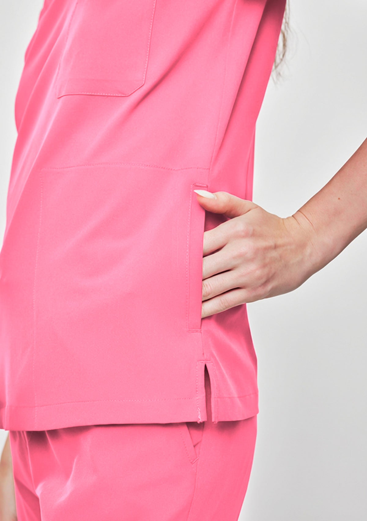 4-Pocket MoveTech® Scrub Top - Women / Hyper Pink