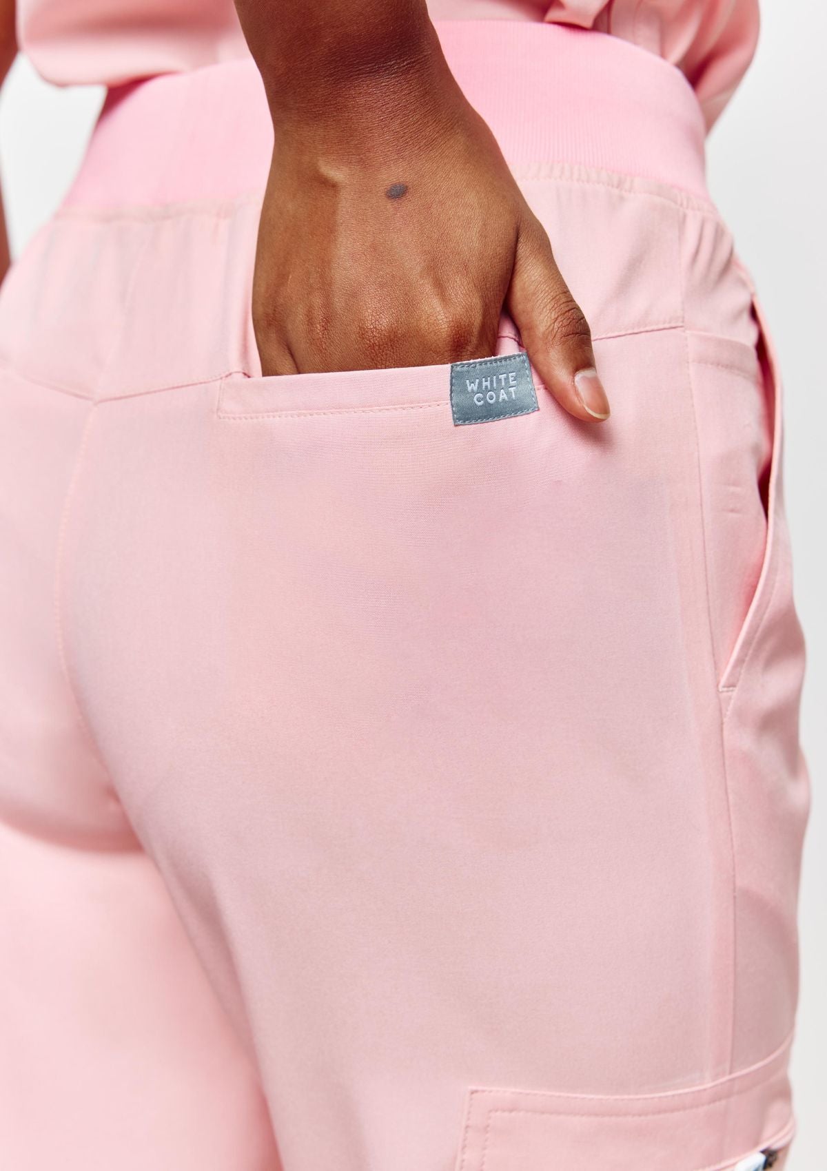 Jogger MoveTech® Scrub Pants - Women / Taffy