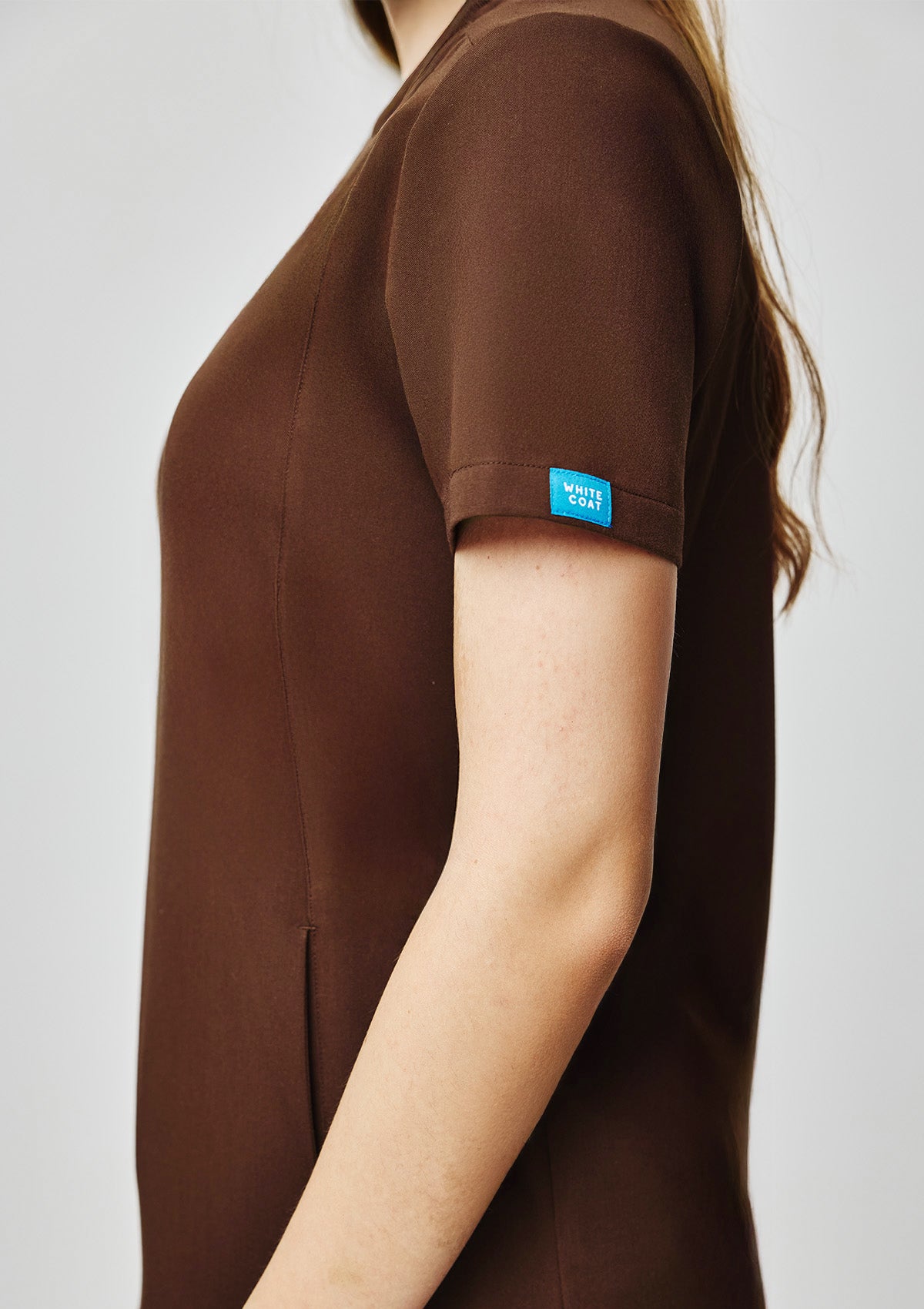Ribbed Round Neck Scrub Top - Women / Dark Cacao