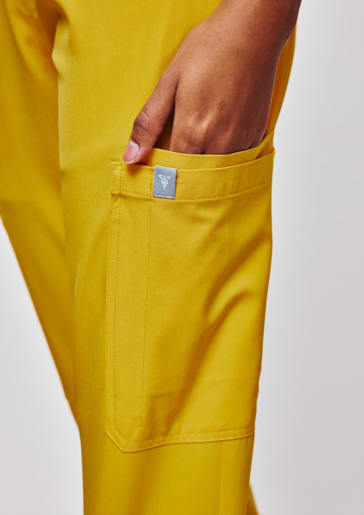 Jogger MoveTech® Scrub Pants - Women / Poppy