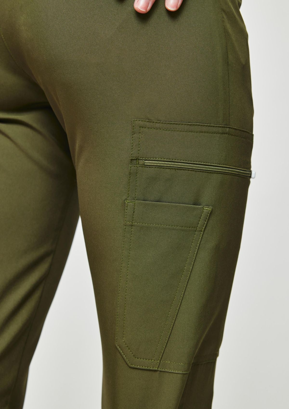 Tapered MoveTech® Scrub Pants - Women / Forest Green