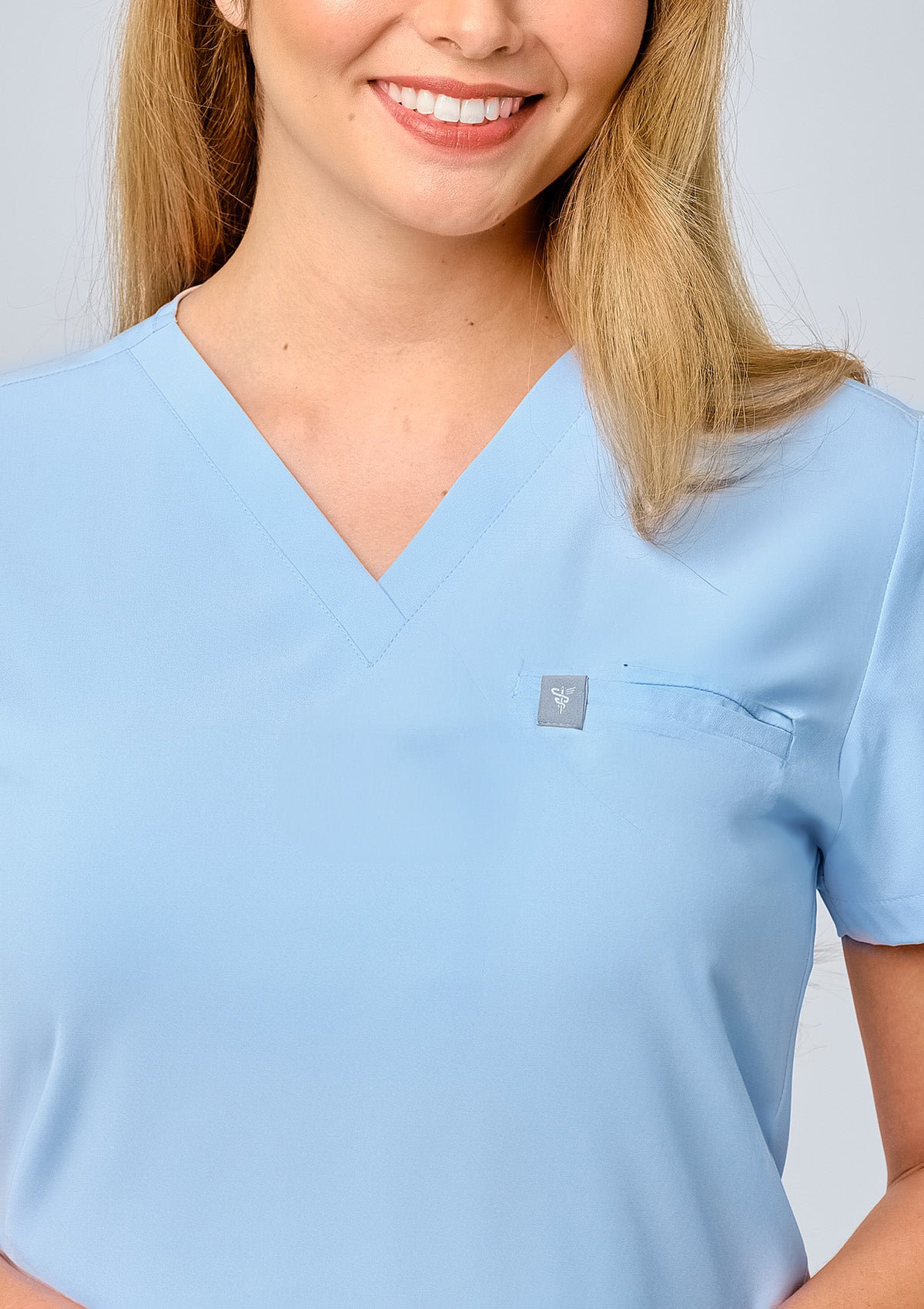 5-Pocket MoveTech® Scrub Top - Women / Blue Sky