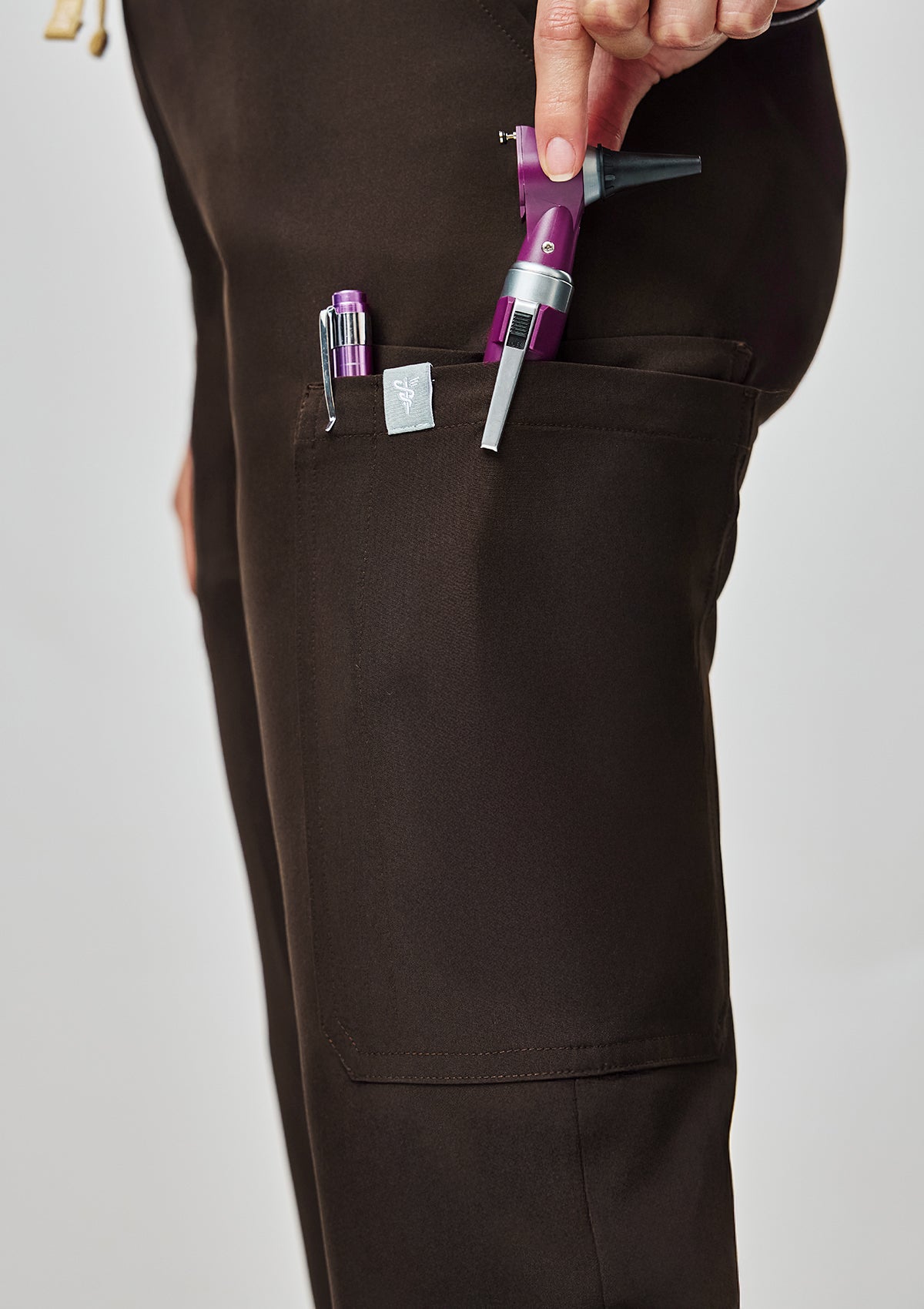 Jogger MoveTech® Scrub Pants - Women / Espresso