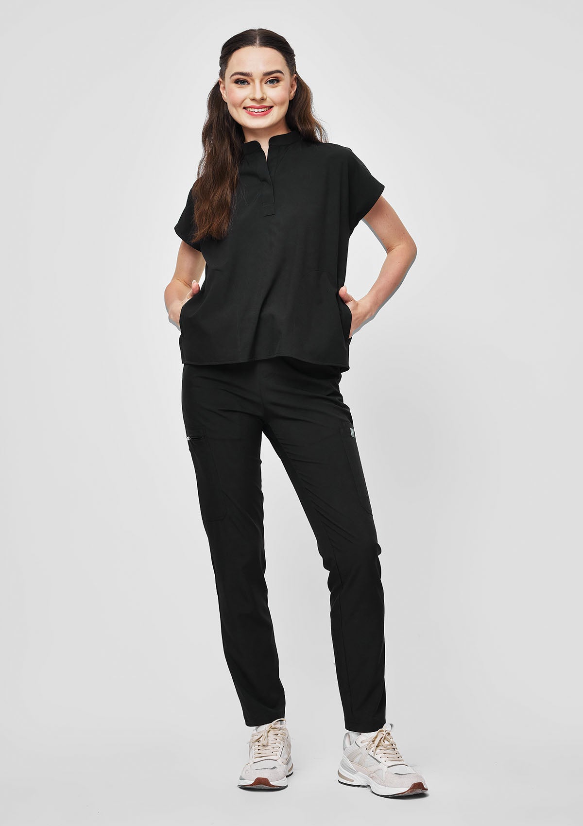 Mandarin MoveTech® Scrub Top - Women / So Black