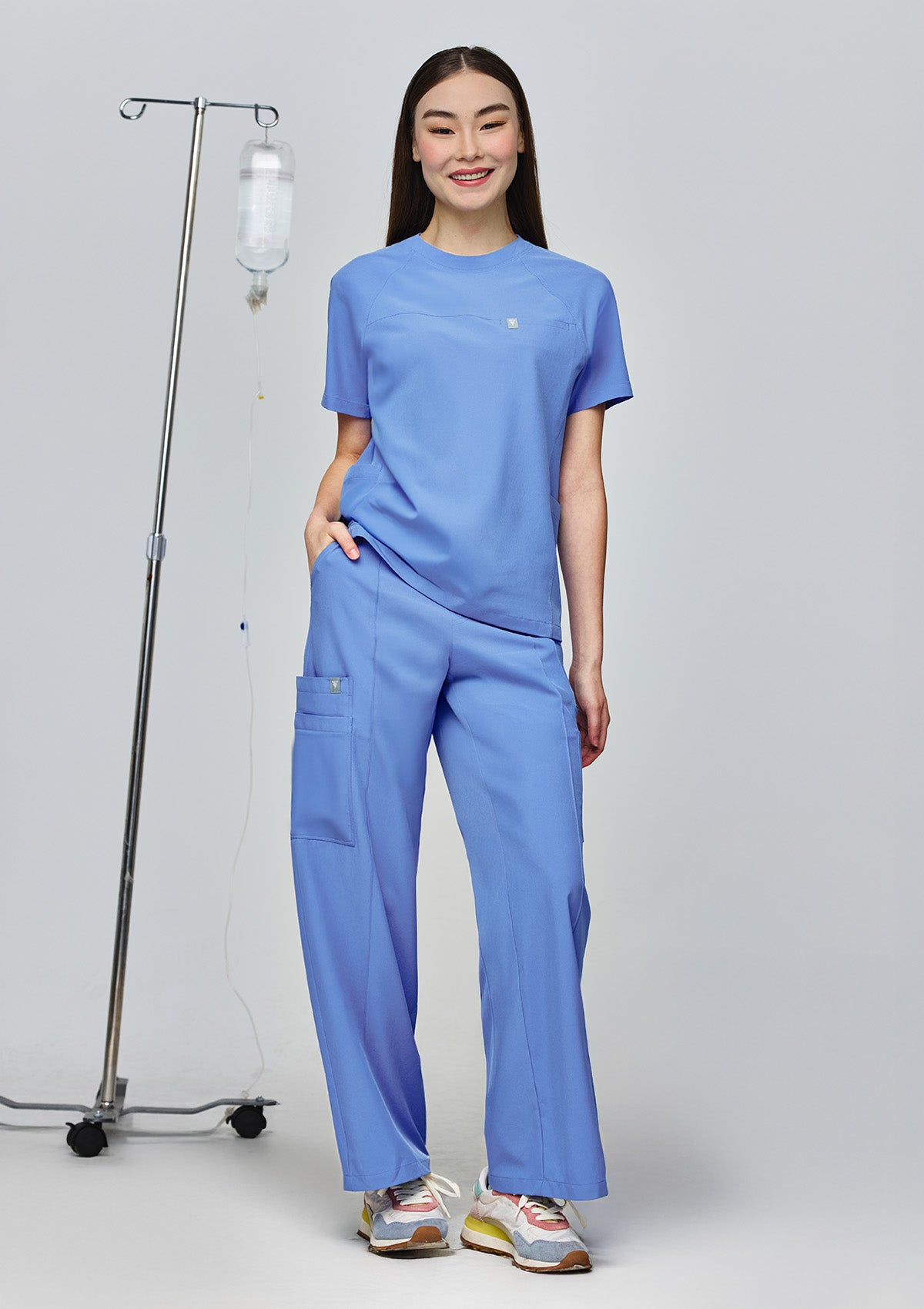 Round Neck MoveTech® Scrub Top Core+ - Women / Cool Ceil
