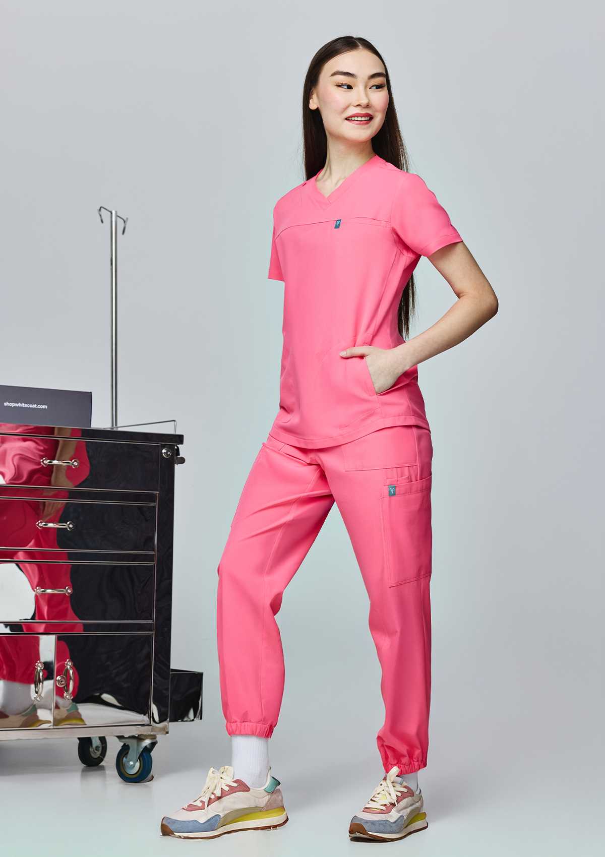 3-Pocket MoveTech® Scrub Top Core+ - Women / Hyper Pink