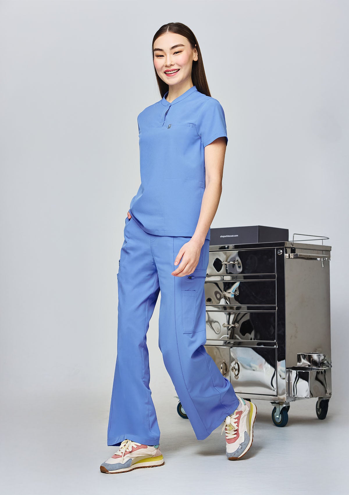 Band Collar MoveTech® Scrub Top Core+ - Women / Cool Ceil