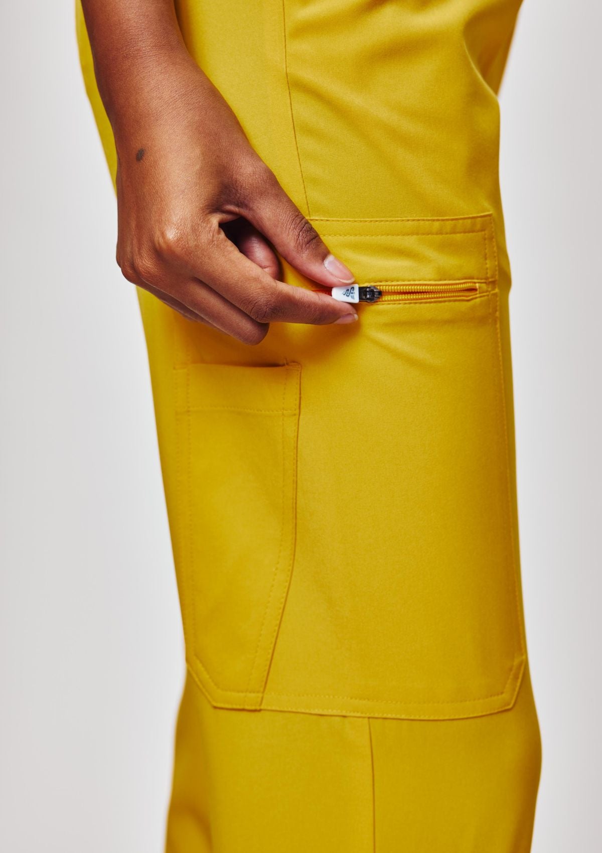 Tapered MoveTech® Scrub Pants - Women / Poppy
