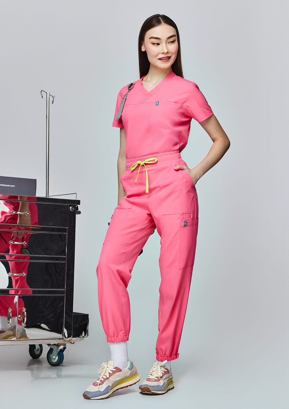 Regular Waistband Jogger MoveTech® Scrub Pants Core+ - Women / Hyper Pink