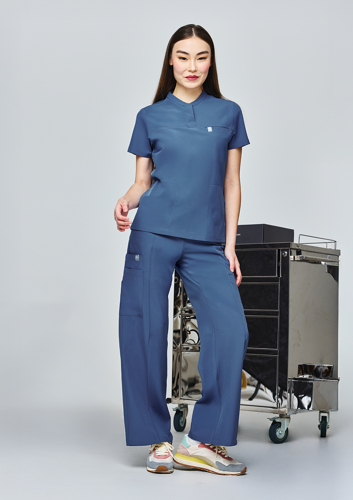 Band Collar MoveTech® Scrub Top Core+ - Women / Steel Blue