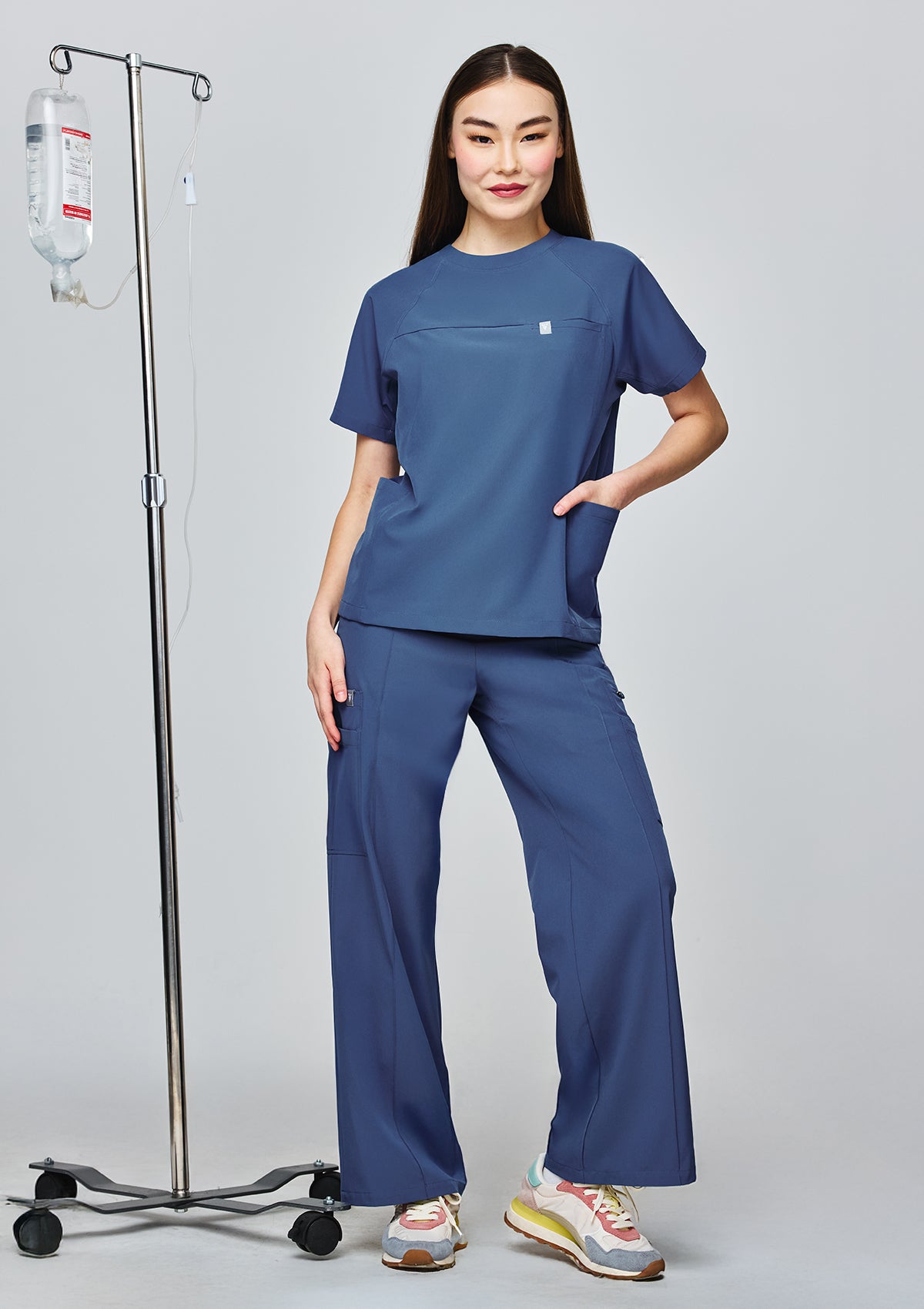 Round Neck MoveTech® Scrub Top Core+ - Women / Steel Blue