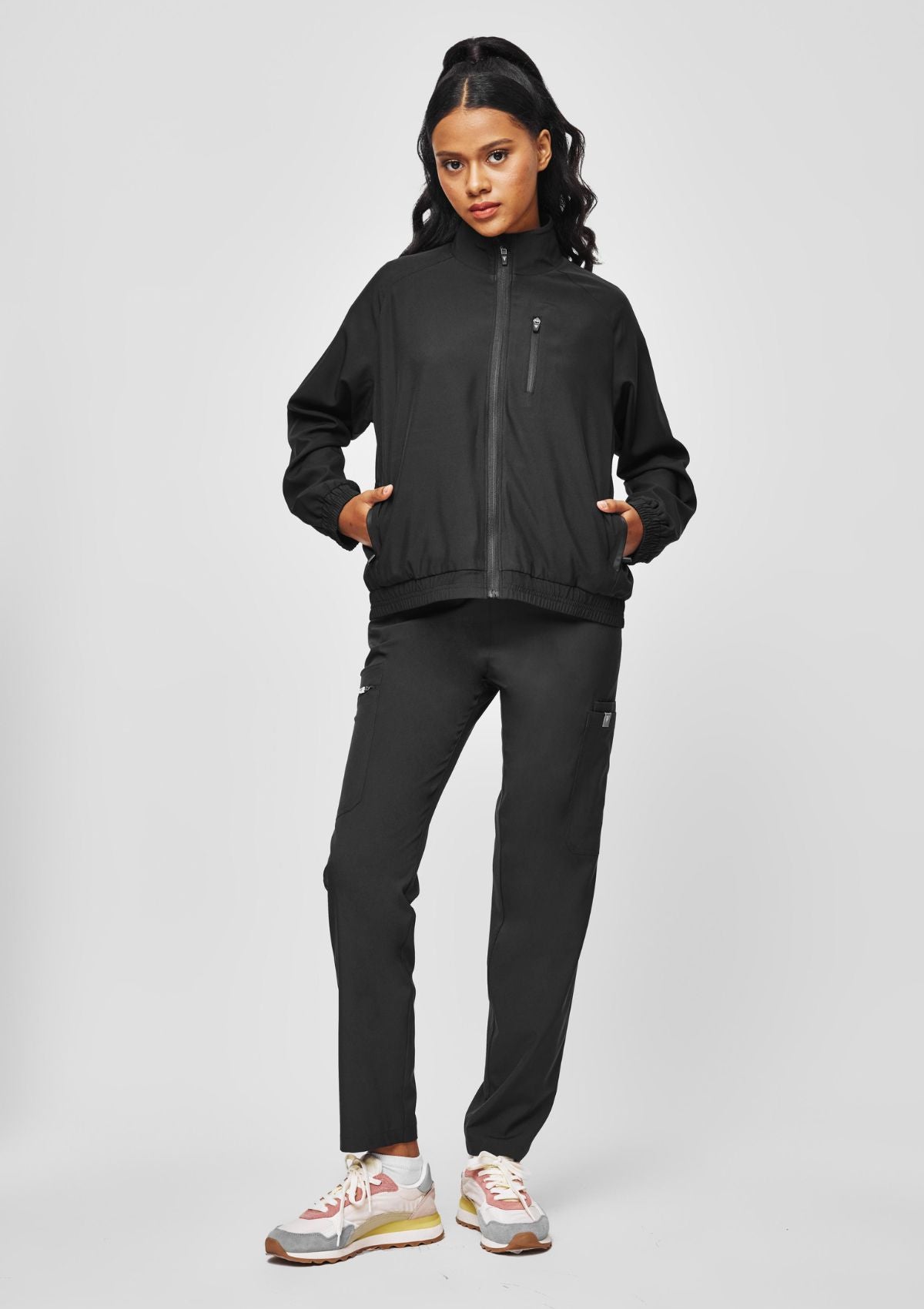 Scrub Jacket Women / So Black