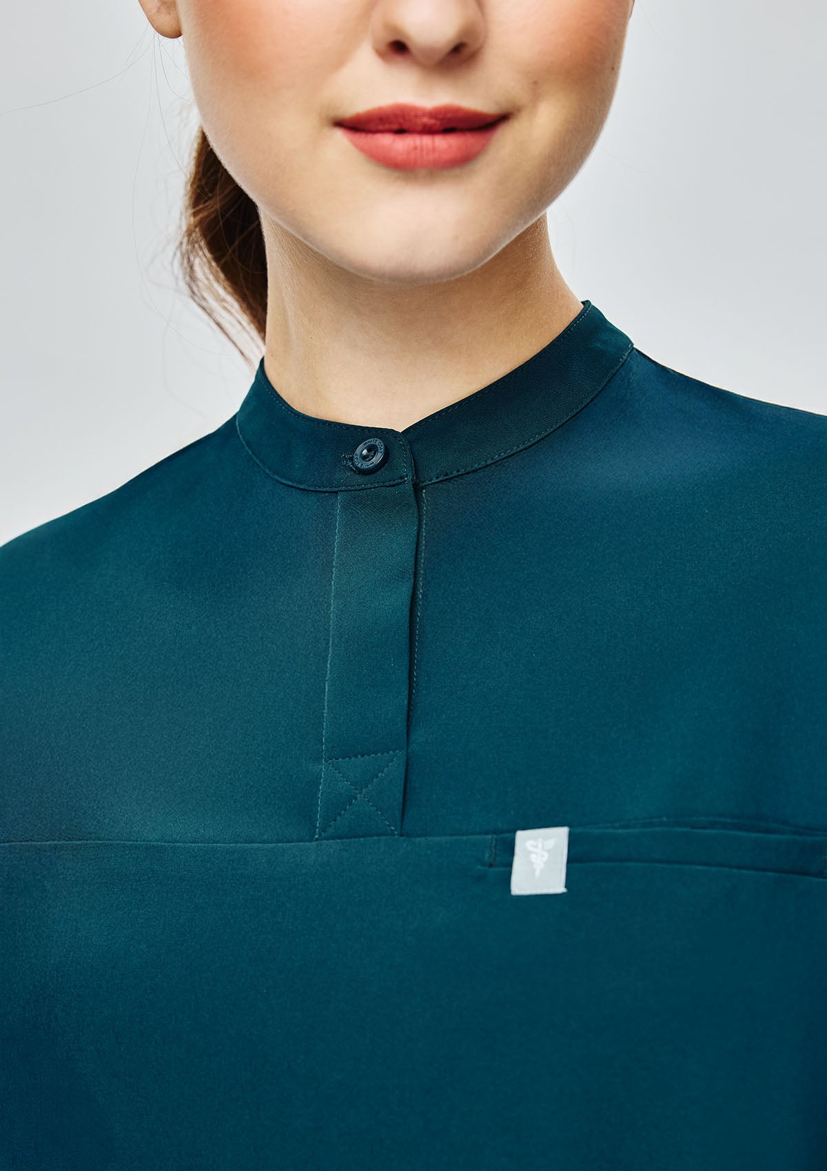 Band Collar MoveTech® Scrub Top Core+ - Women / Deep Teal