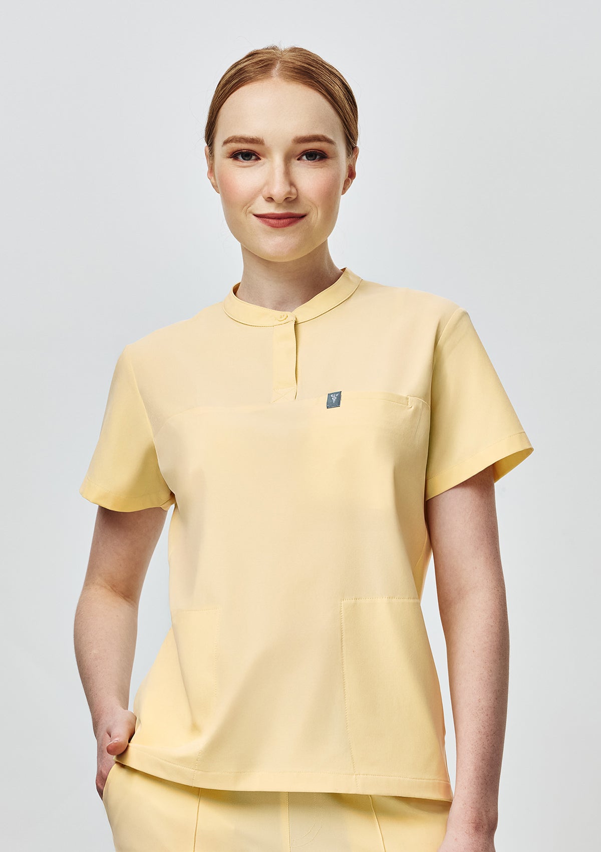 Band Collar MoveTech® Scrub Top Core+ - Women / Buttercream