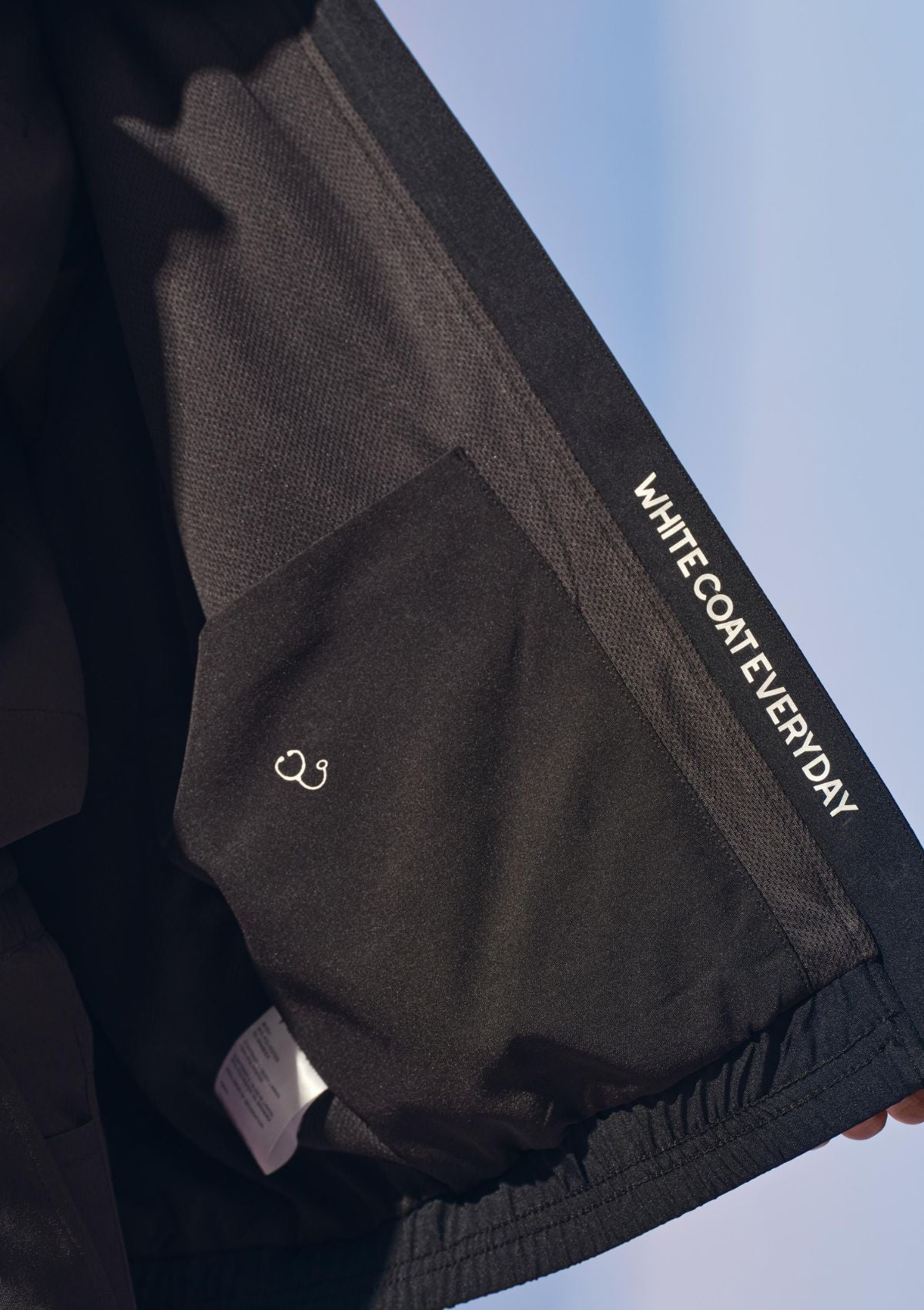 Scrub Jacket Women / So Black