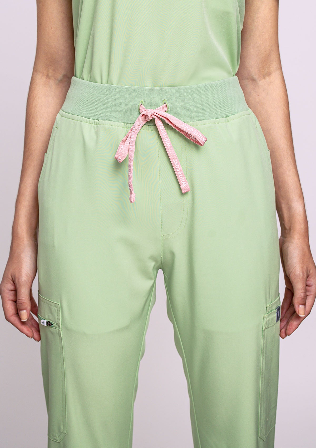 Jogger MoveTech® Scrub Pants - Women / Lime