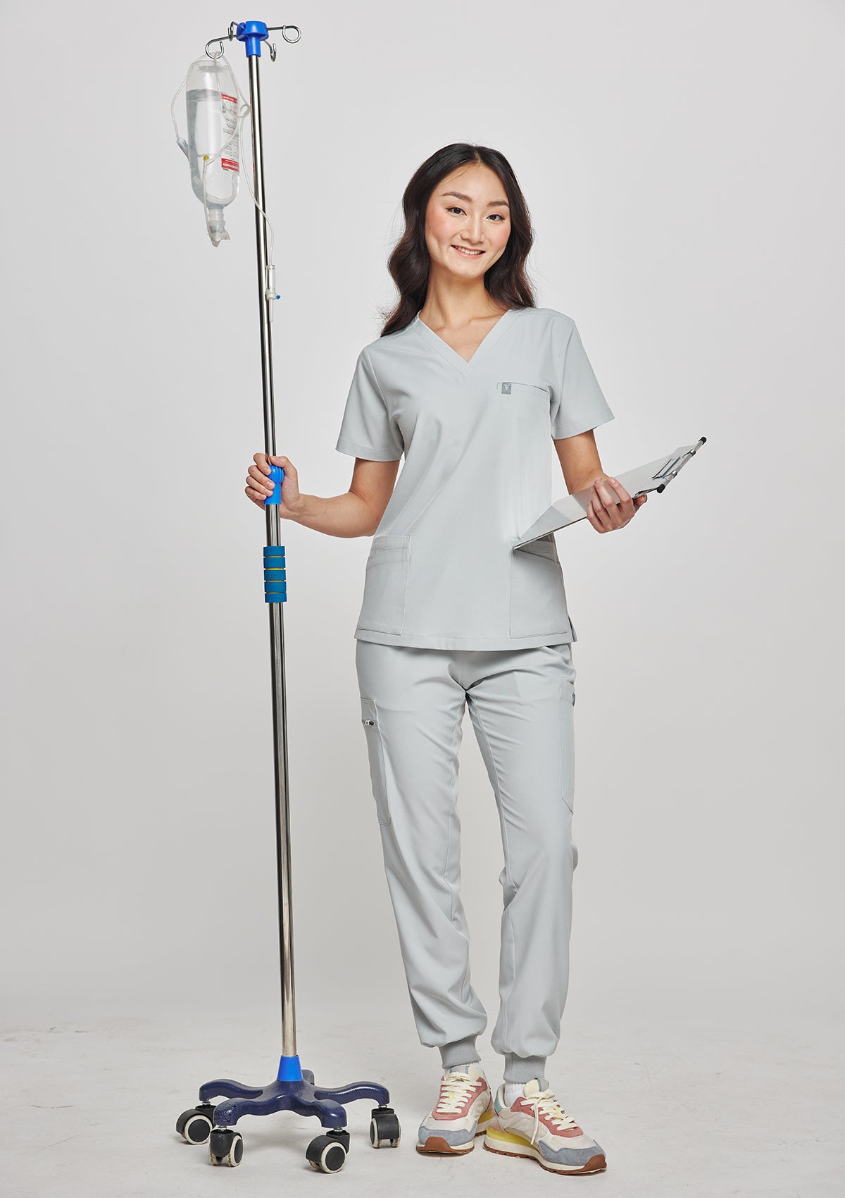 5-Pocket MoveTech® Scrub Top - Women / Cool Grey