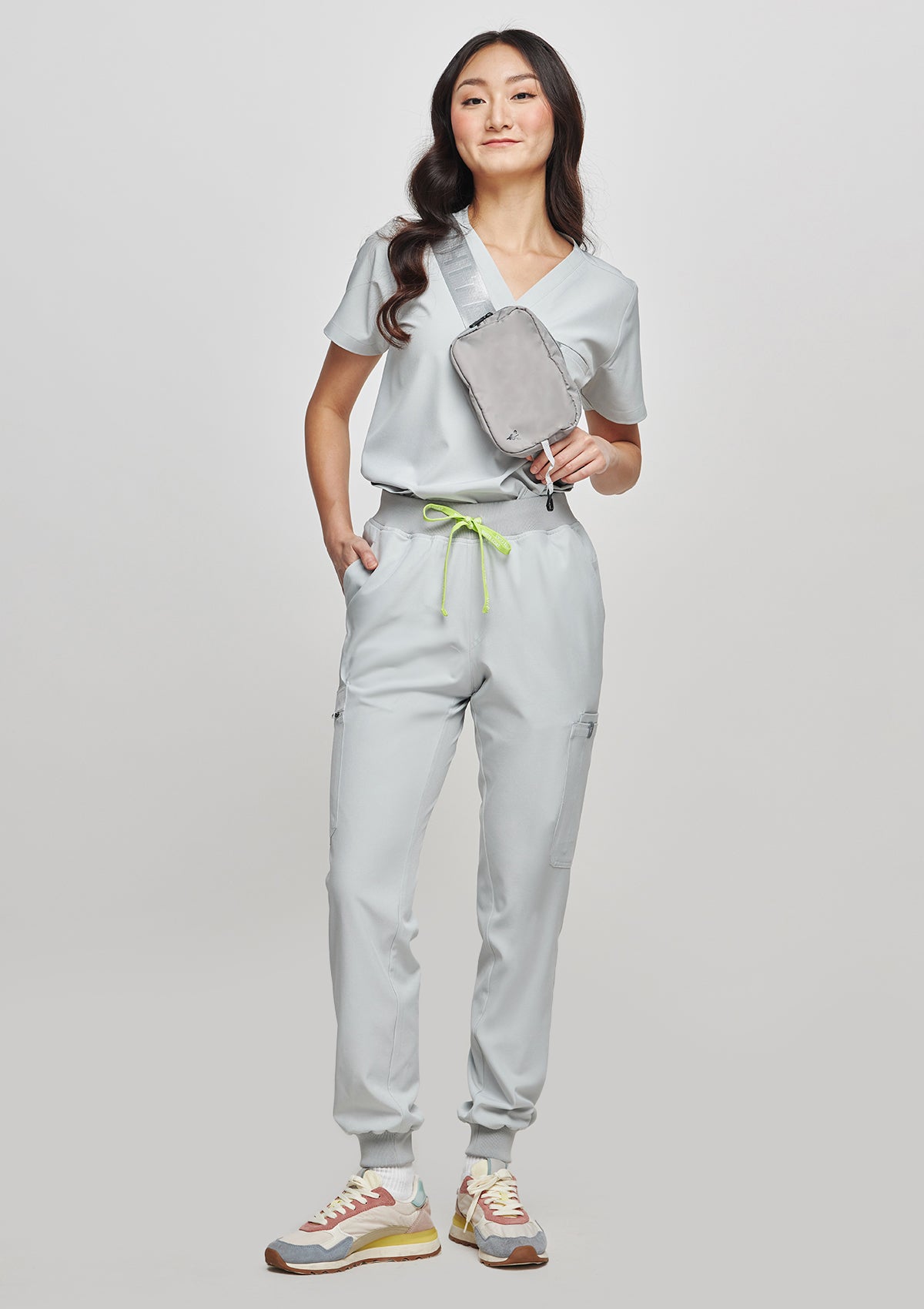 Jogger MoveTech® Scrub Pants - Women / Cool Grey