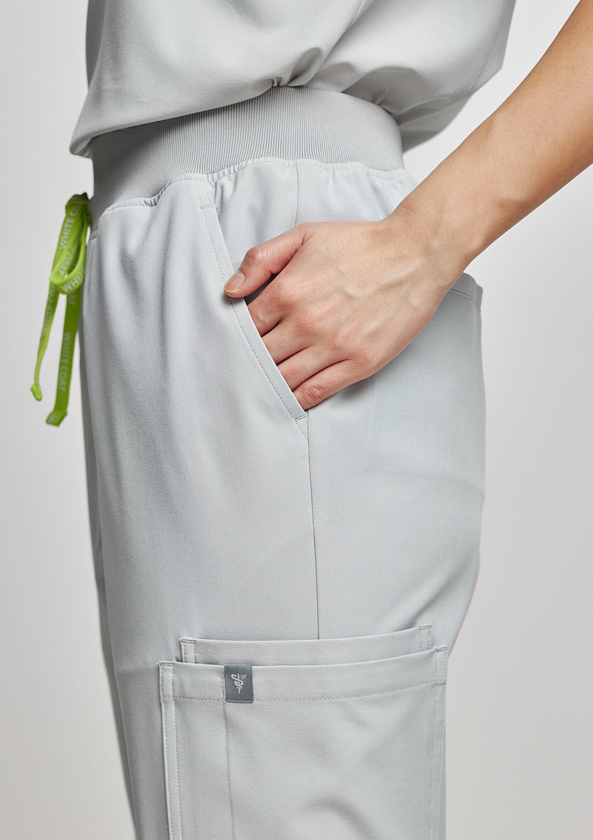 Jogger MoveTech® Scrub Pants - Women / Cool Grey