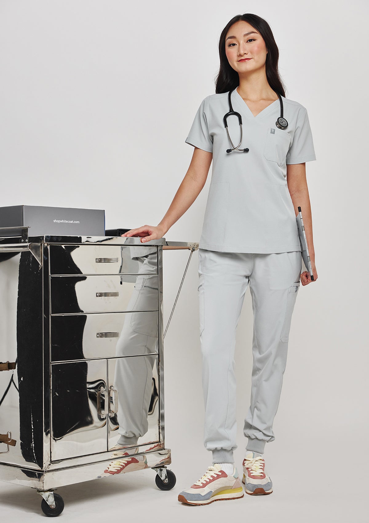 4-Pocket MoveTech® Scrub Top - Women / Cool Grey