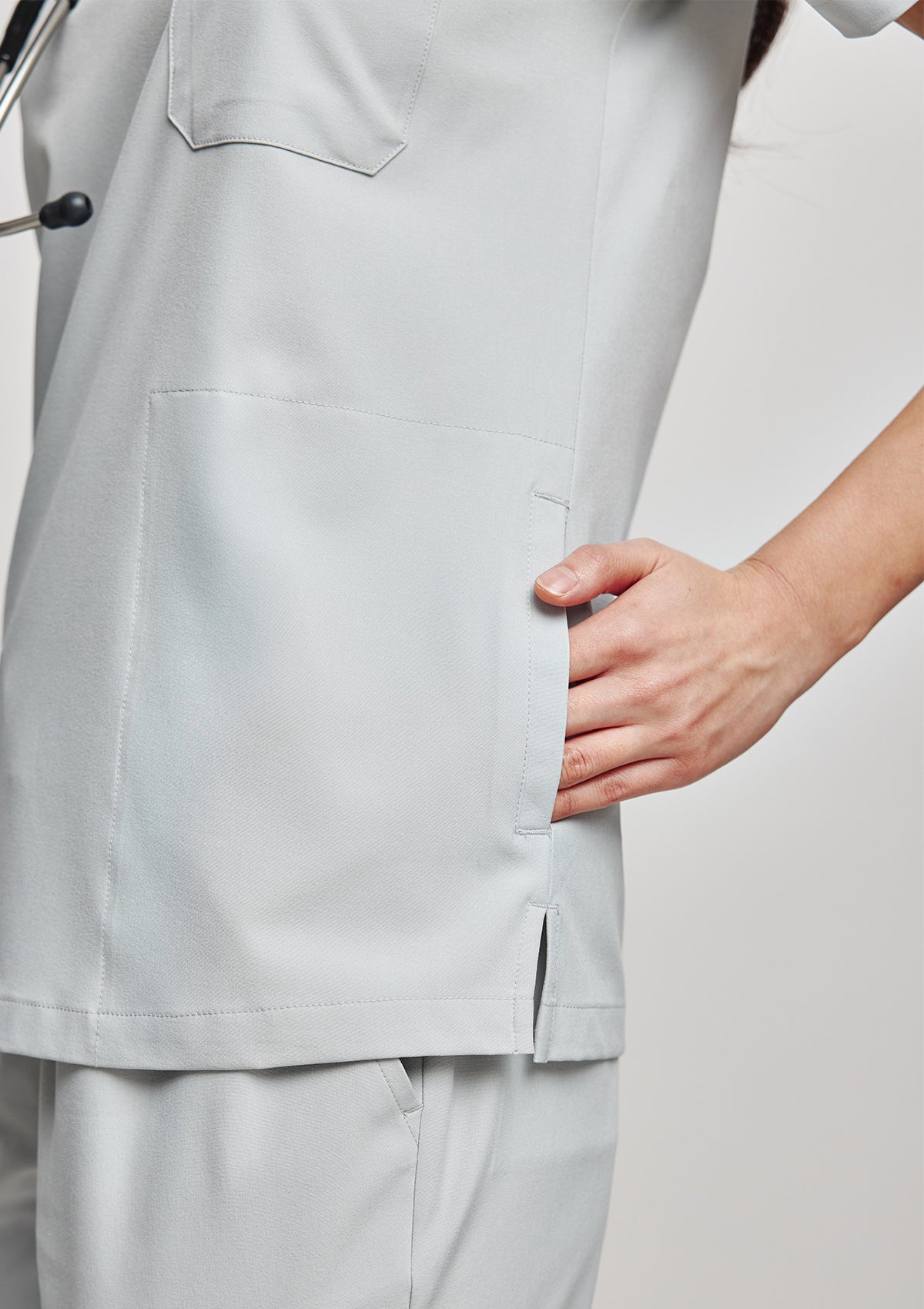 4-Pocket MoveTech® Scrub Top - Women / Cool Grey