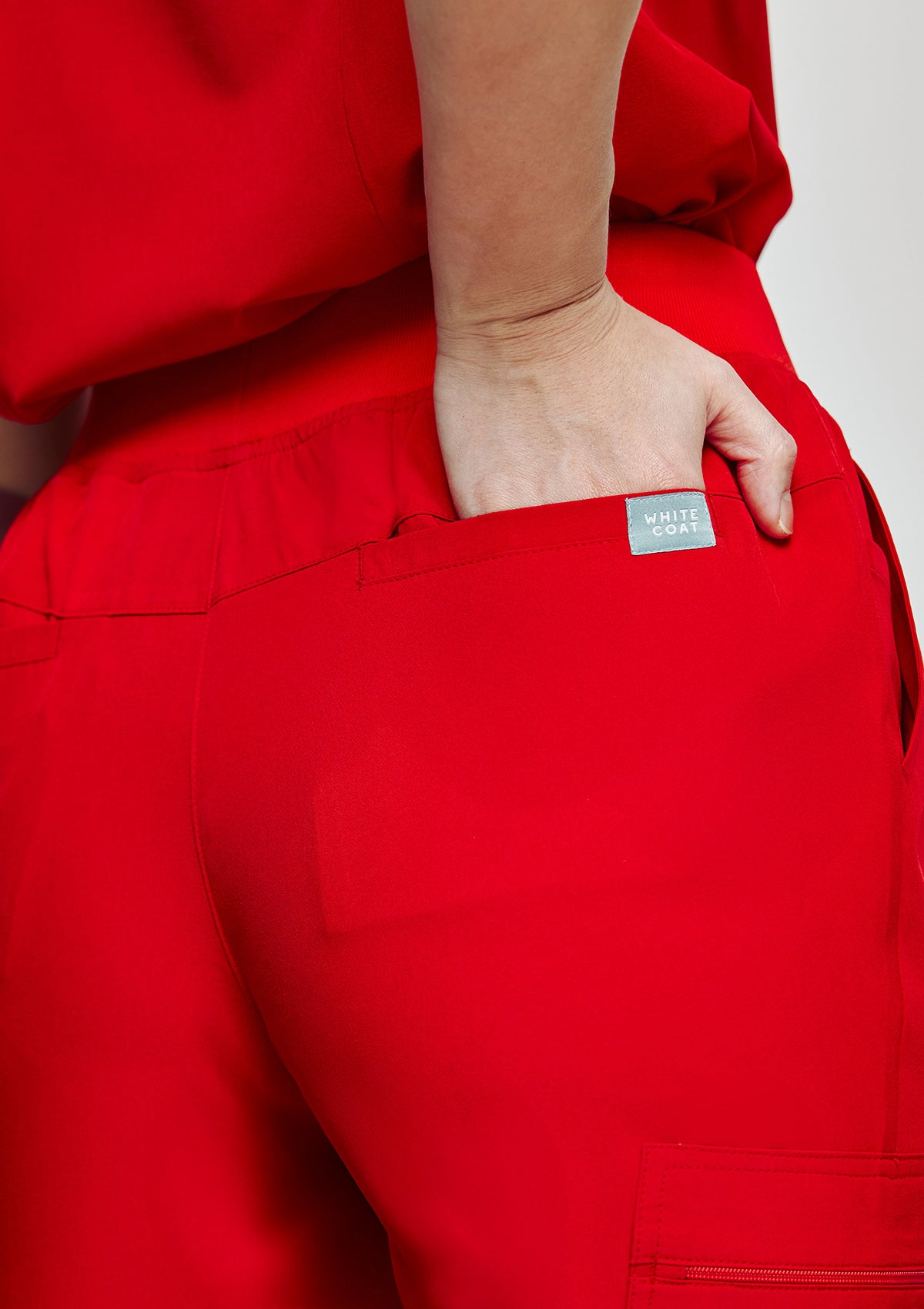 Jogger MoveTech® Scrub Pants - Women / Cherry Pop