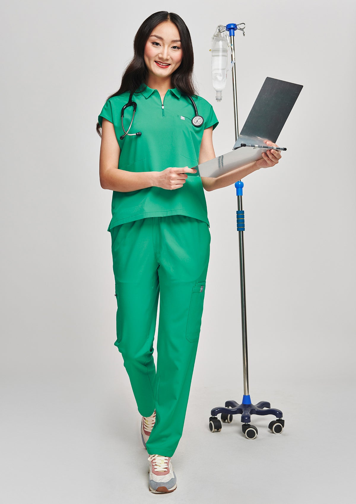 Tapered MoveTech® Scrub Pants - Women / Cactus