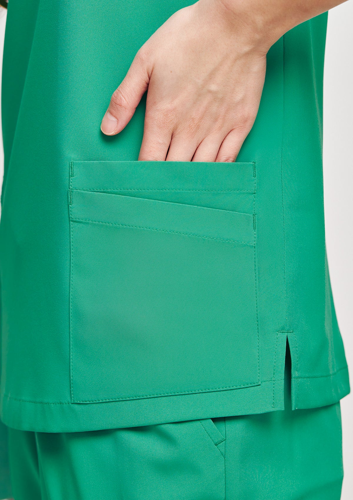 5-Pocket MoveTech® Scrub Top - Women / Cactus