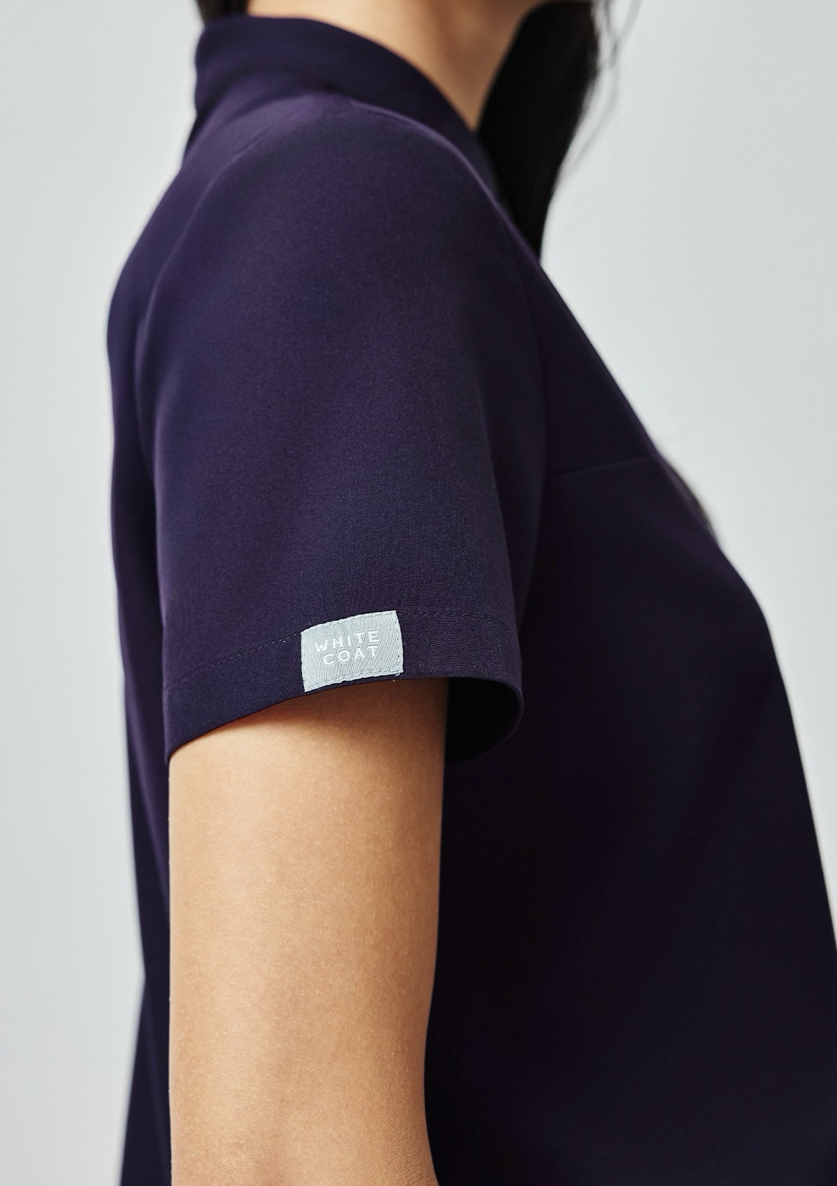 Band Collar MoveTech® Scrub Top Core+ - Women / Midnight Purple