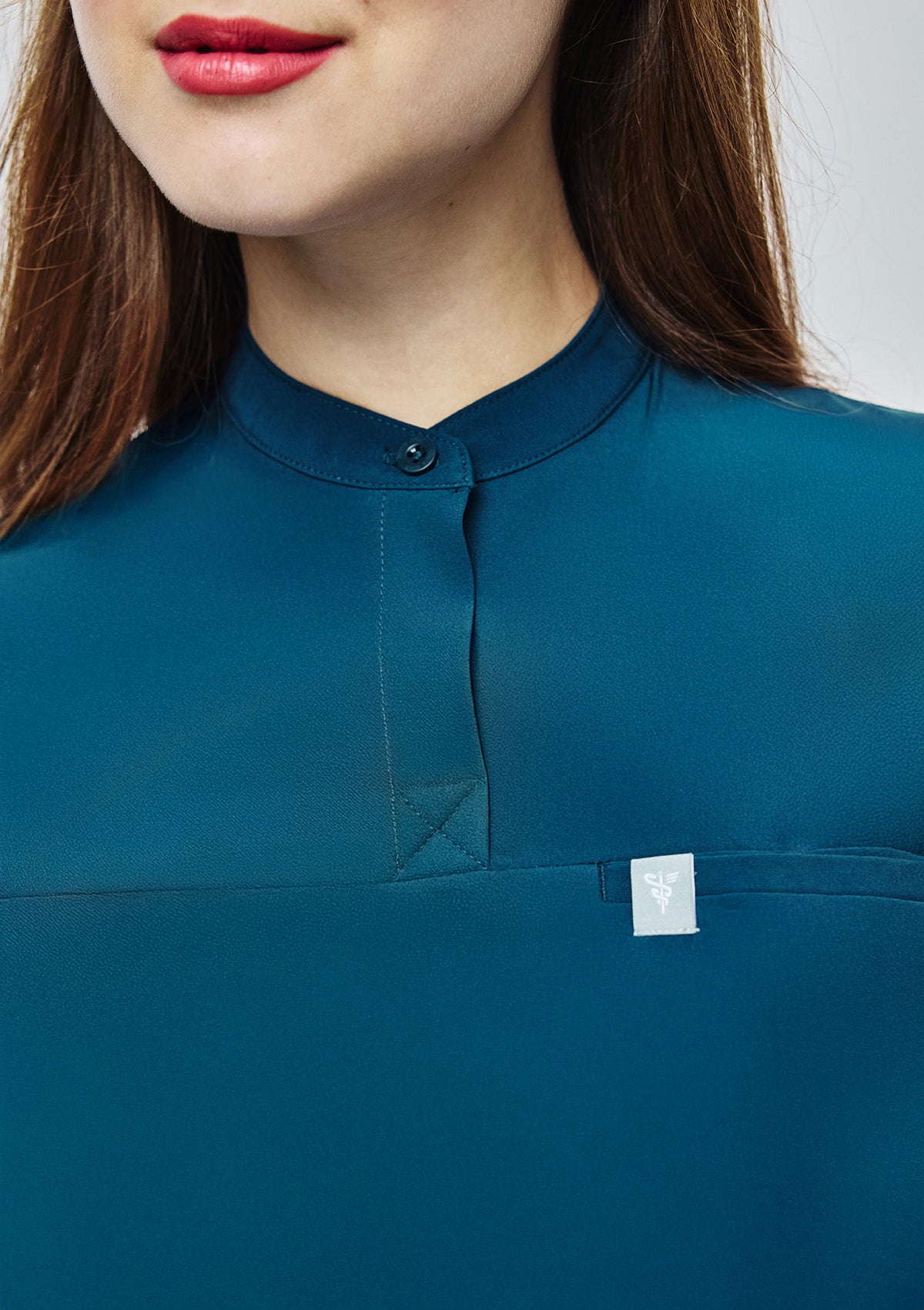 Band Collar MoveTech® Scrub Top Core+ - Women / Pacific Tide