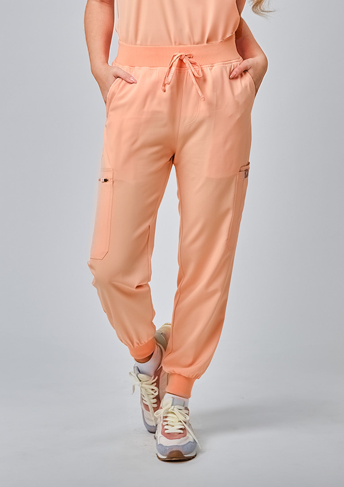 Jogger MoveTech® Scrub Pants - Women / Mellow Melon