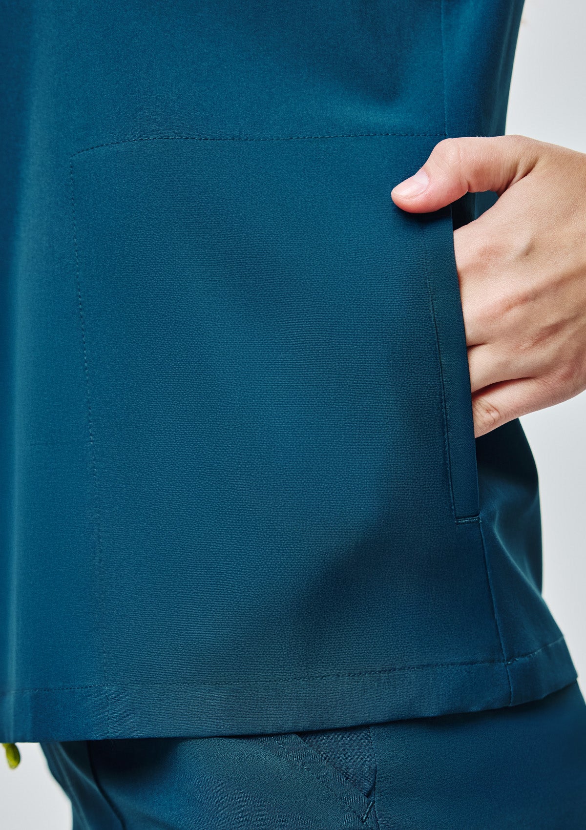 Band Collar MoveTech® Scrub Top Core+ - Women / Pacific Tide