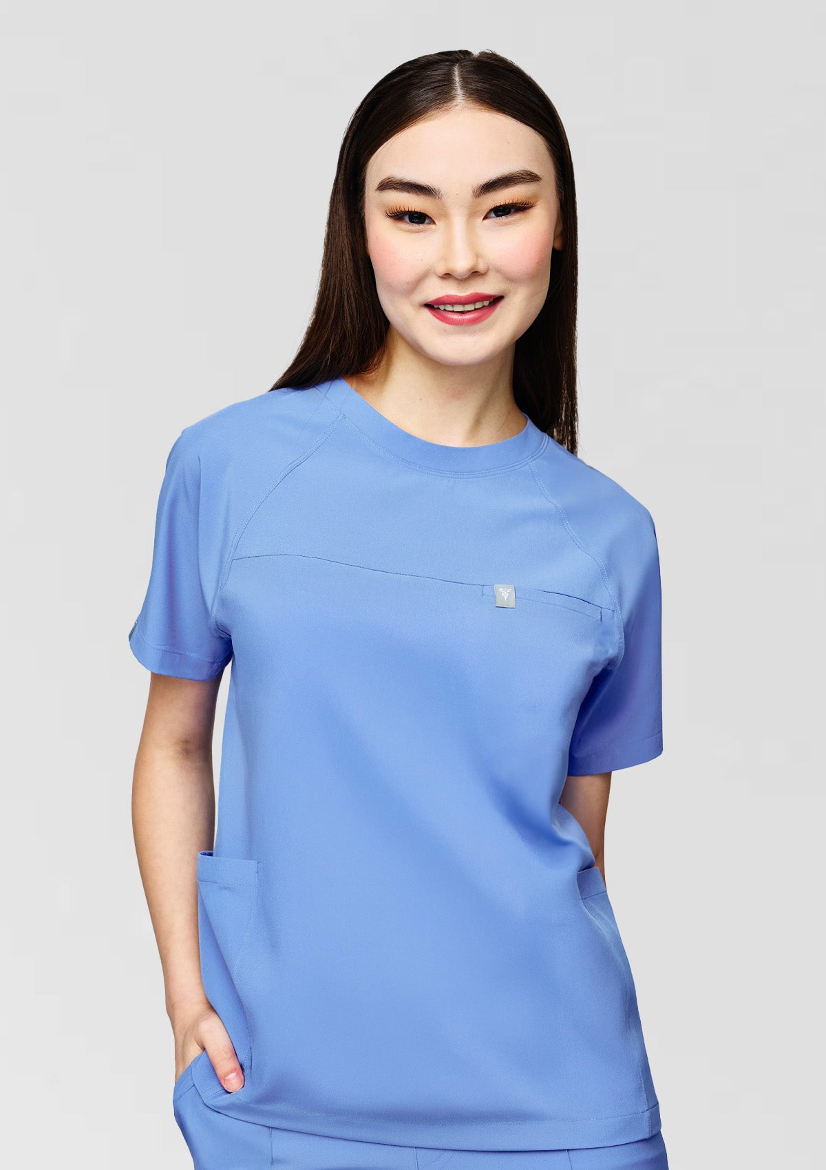 Round Neck MoveTech® Scrub Top Core+ - Women / Cool Ceil