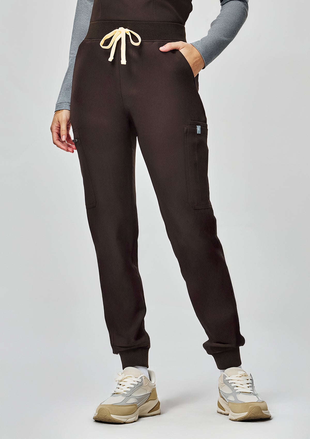 Jogger MoveTech® Scrub Pants - Women / Espresso