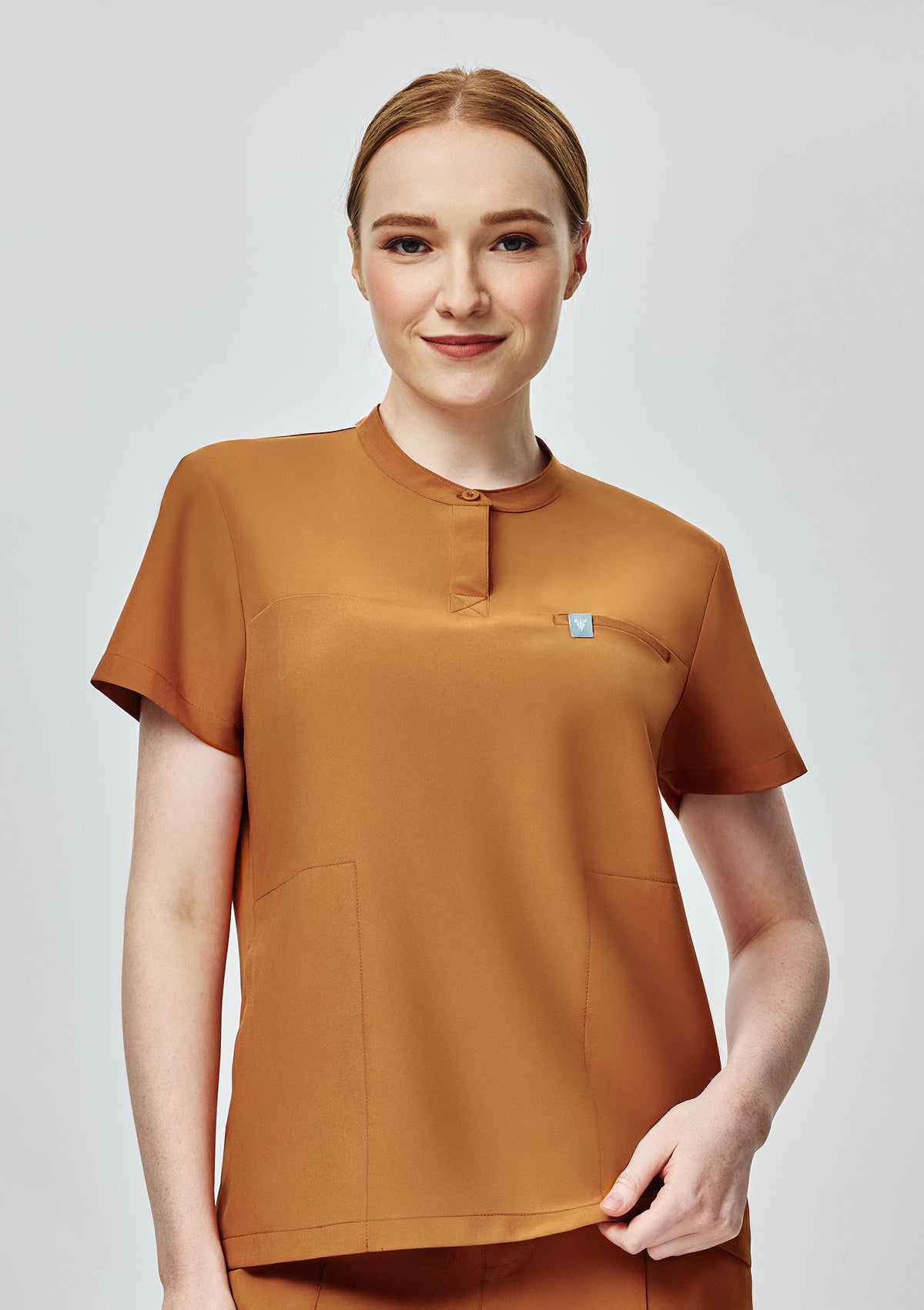 Band Collar MoveTech® Scrub Top Core+ - Women / Caramel
