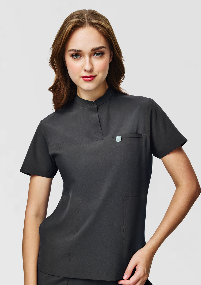 Band Collar MoveTech® Scrub Top Core+ - Women / Graphite