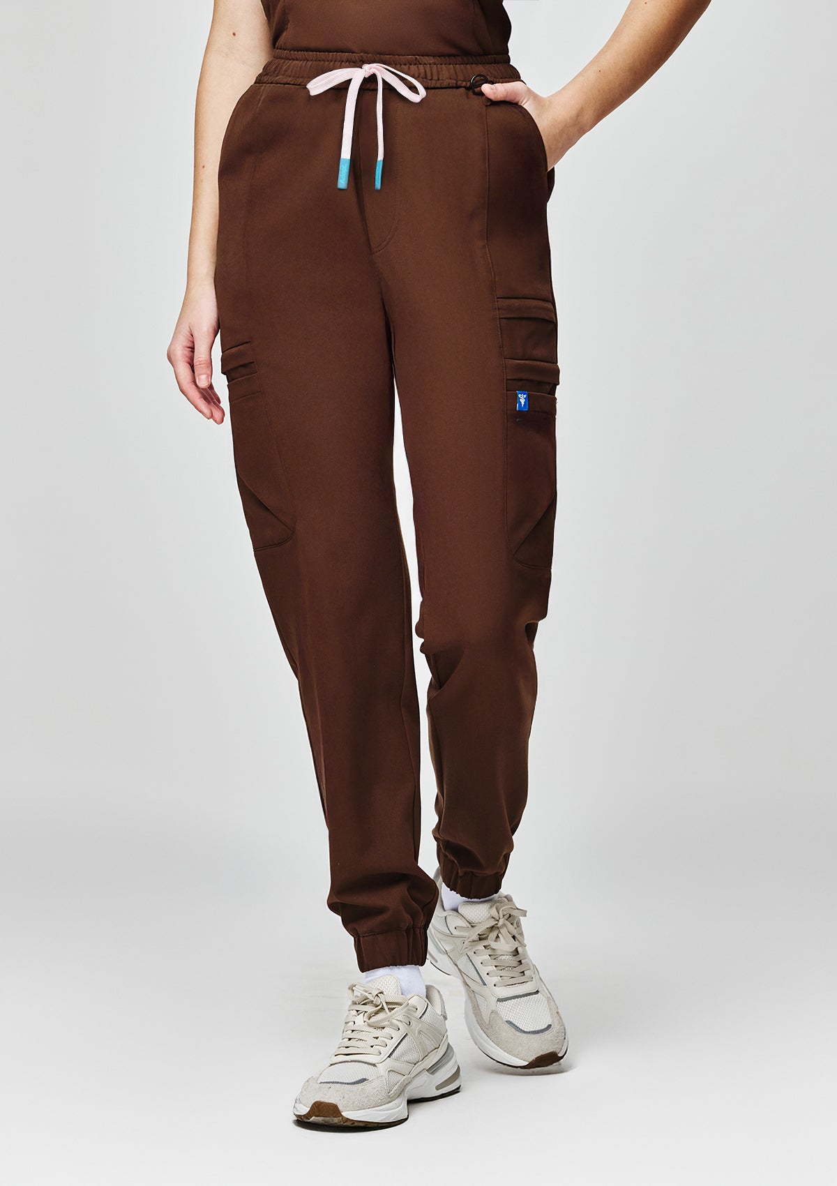 Jogger Utility Scrub Pants - Women / Dark Cacao