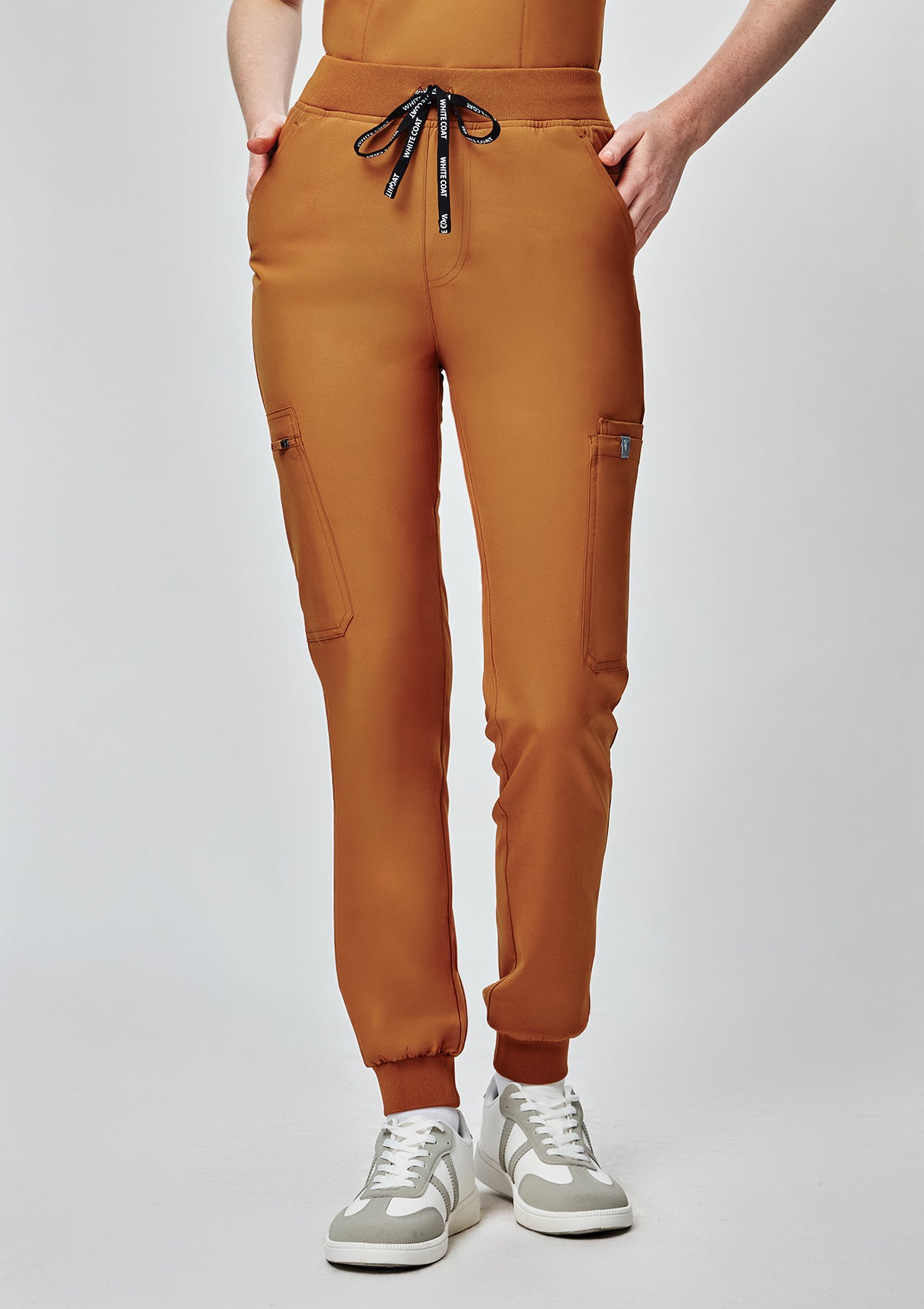 Jogger MoveTech® Scrub Pants - Women / Caramel