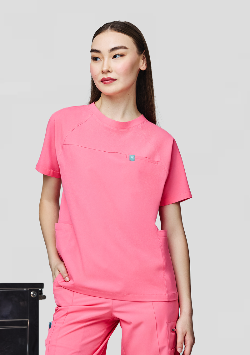 Round Neck MoveTech® Scrub Top Core+ - Women / Hyper Pink