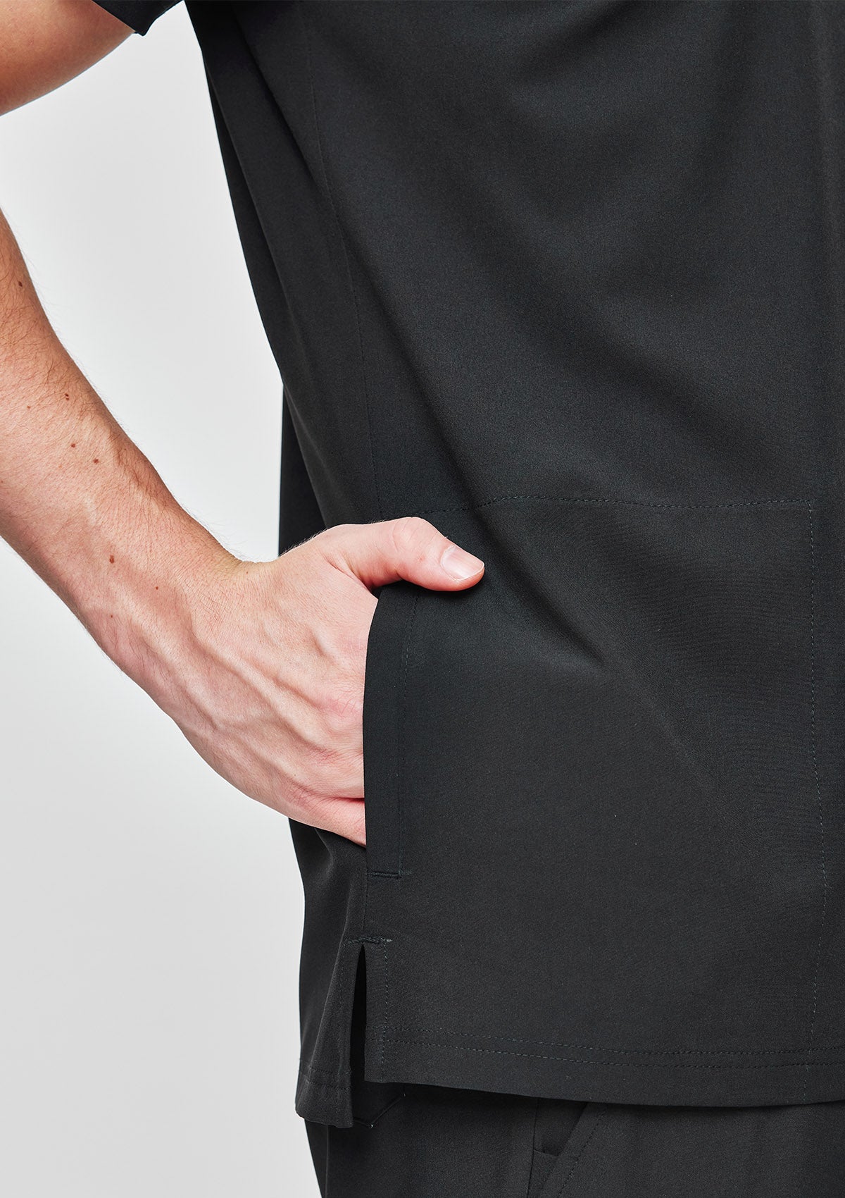 4-Pocket MoveTech® Scrub Top 2.0 - New Logo Men / So Black